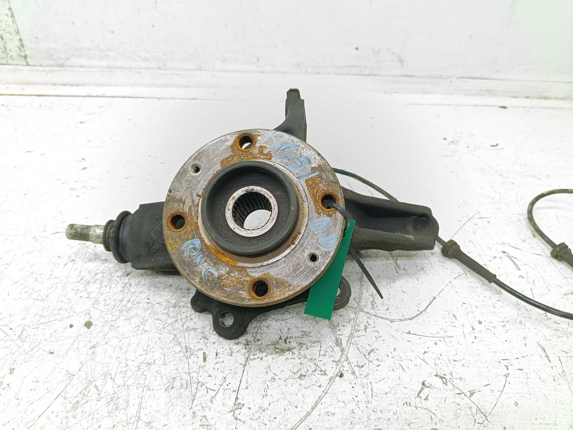 Recambio de mangueta delantera derecha para peugeot partner kasten l1 confort pack referencia OEM IAM   