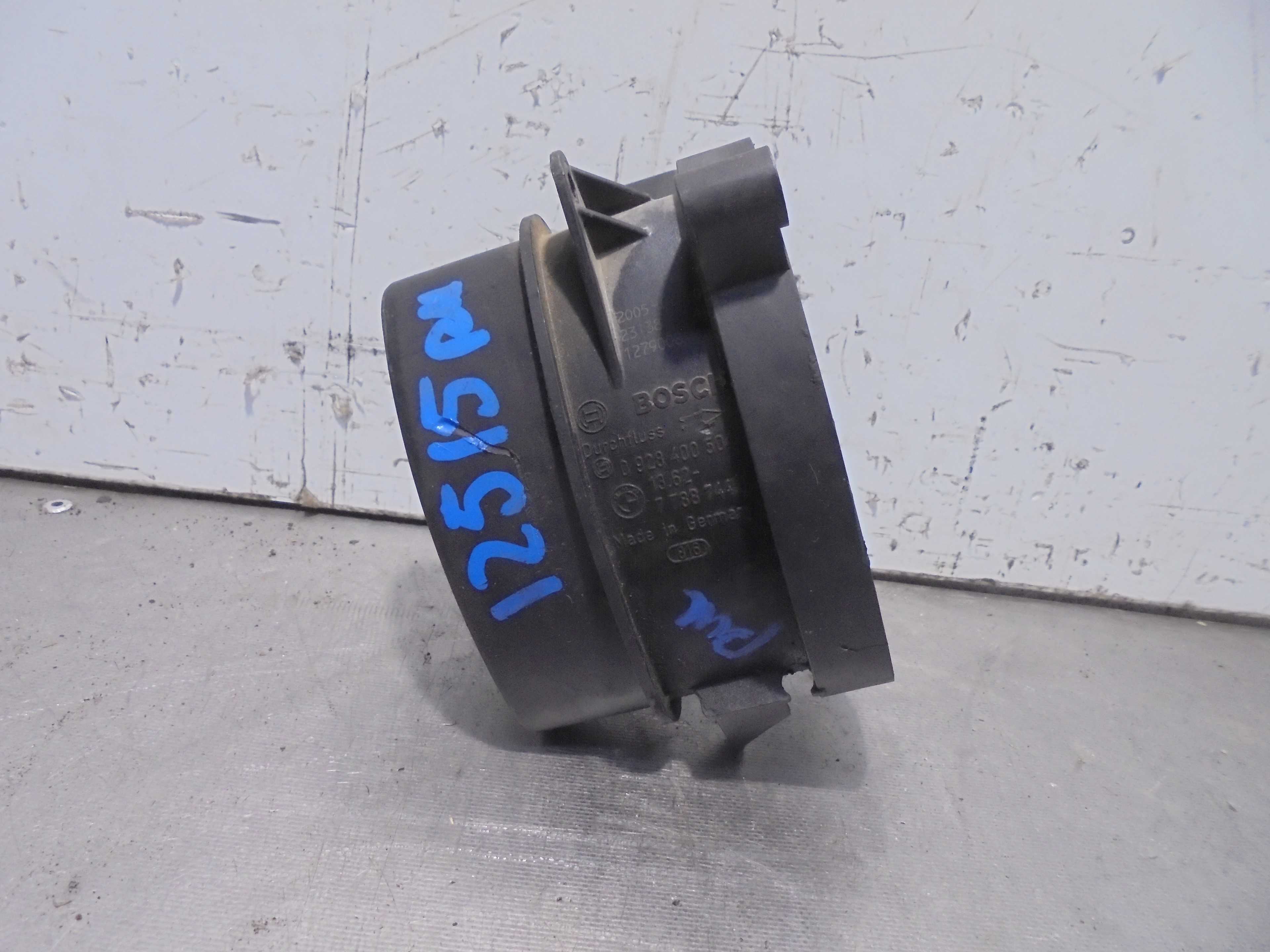 Recambio de caudalimetro para bmw serie 1 berlina (e81/e87) 118d referencia OEM IAM 77887440 BOSCH 