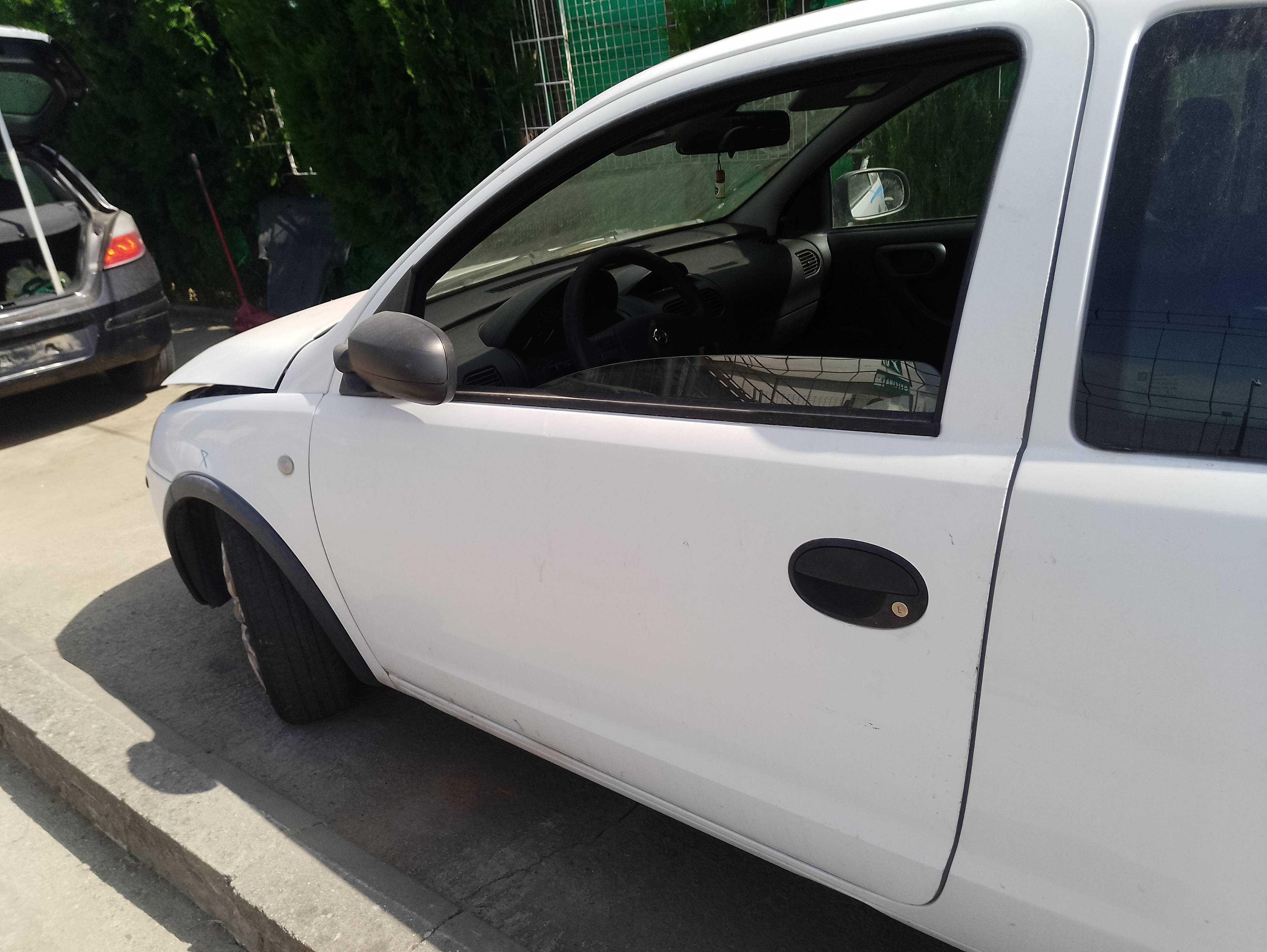 Recambio de puerta delantera izquierda para opel corsa c blue line referencia OEM IAM   
