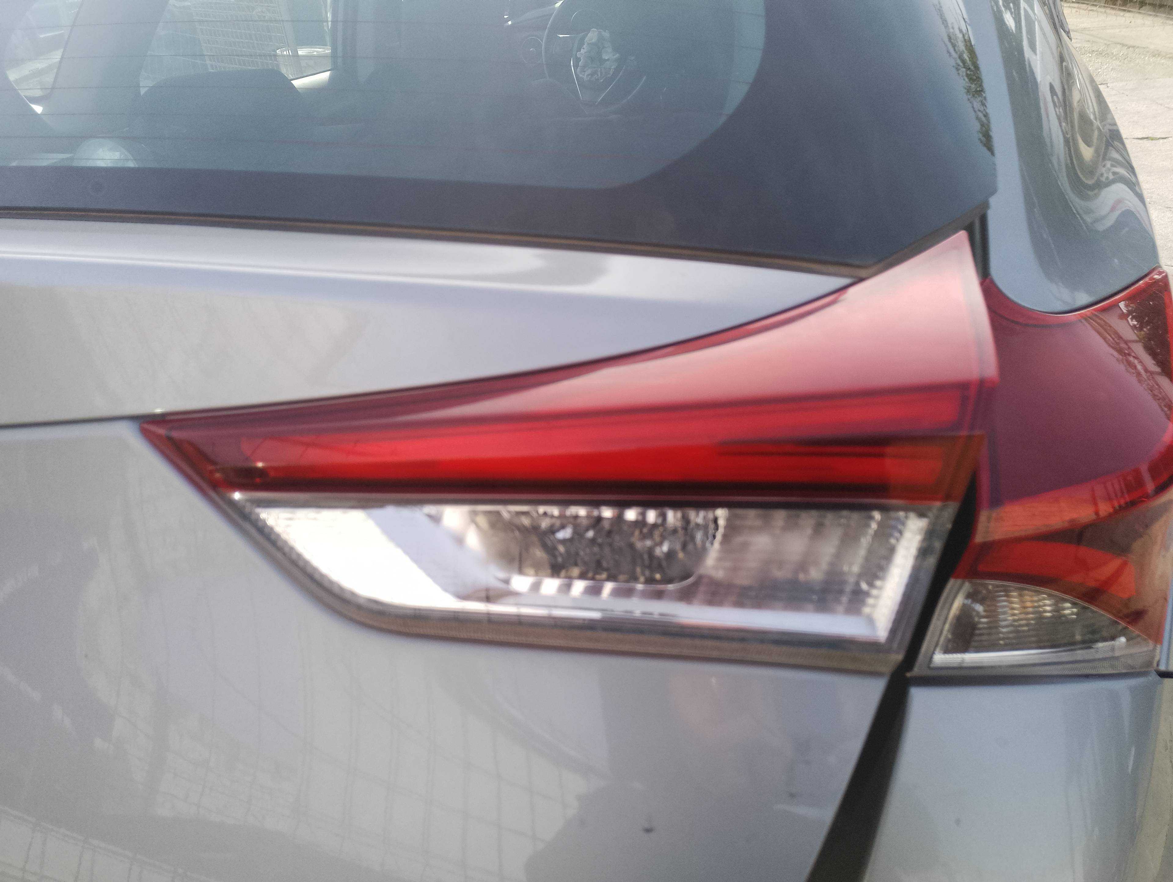 Recambio de piloto porton trasero derecho para toyota auris active referencia OEM IAM   