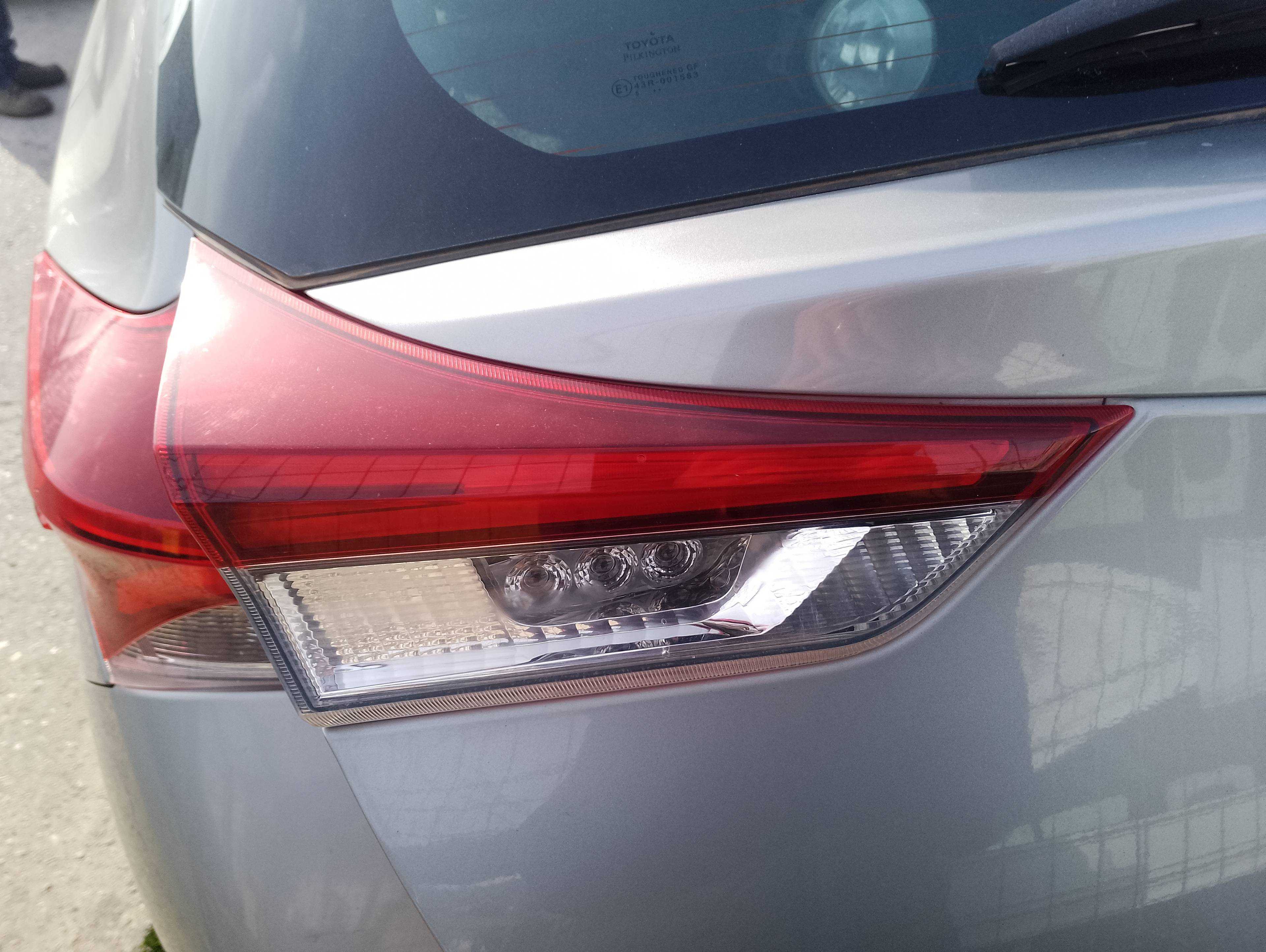 Recambio de piloto porton trasero izquierdo para toyota auris active referencia OEM IAM   