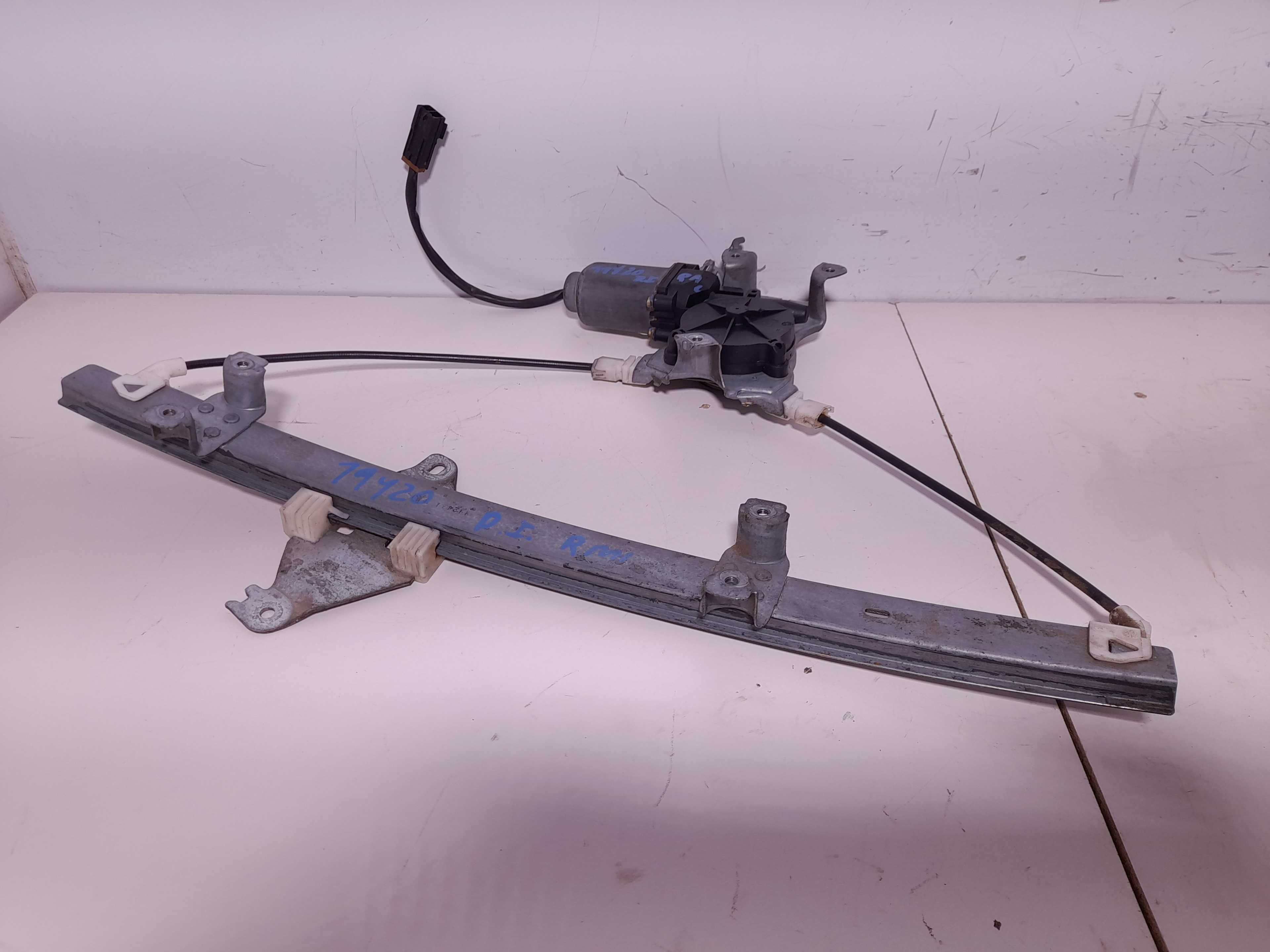 Recambio de elevalunas delantero izquierdo para nissan primera berl./familiar (p10/w10) gx berlina (a,e) referencia OEM IAM   