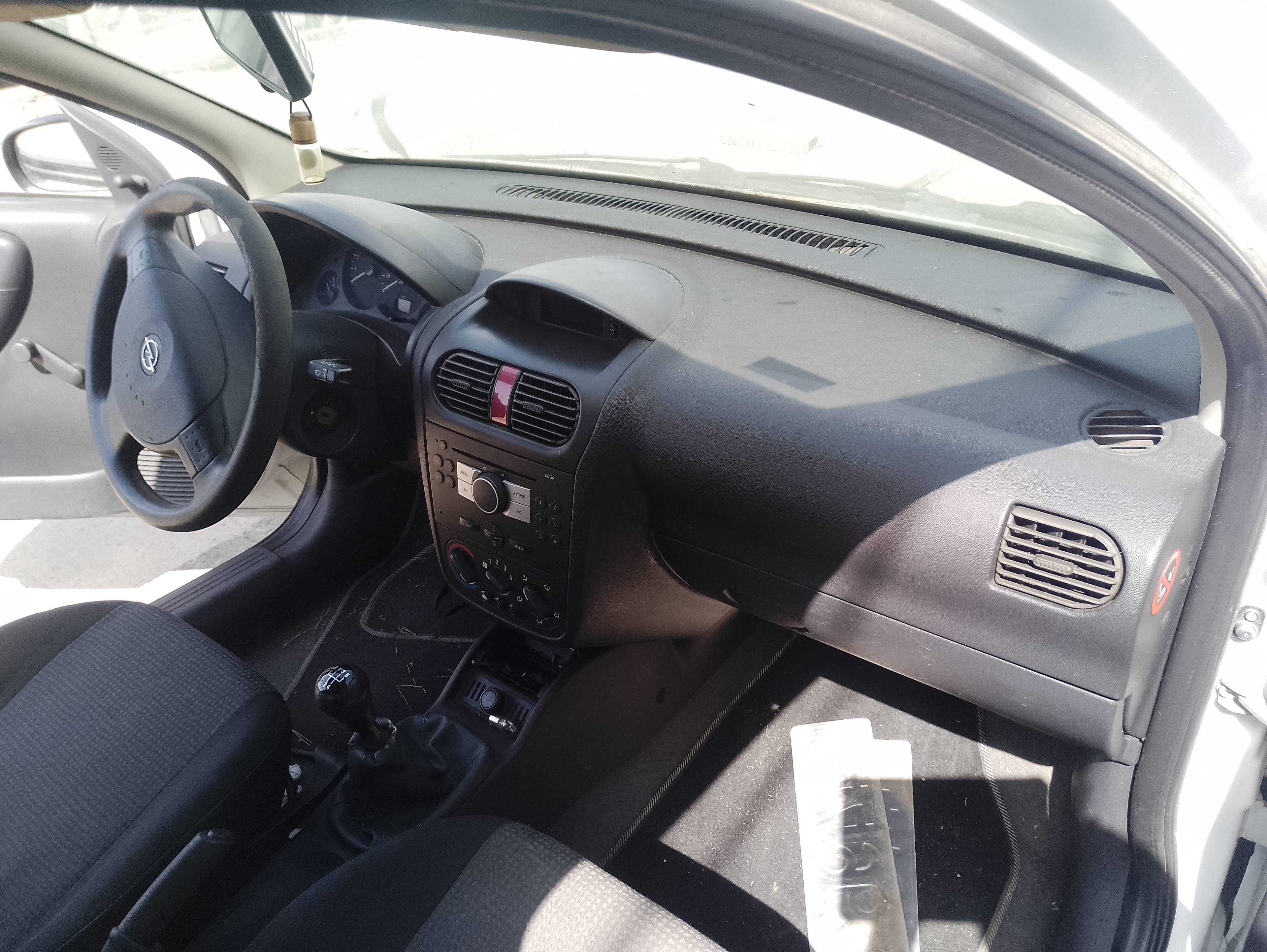 Recambio de salpicadero para opel corsa c blue line referencia OEM IAM   