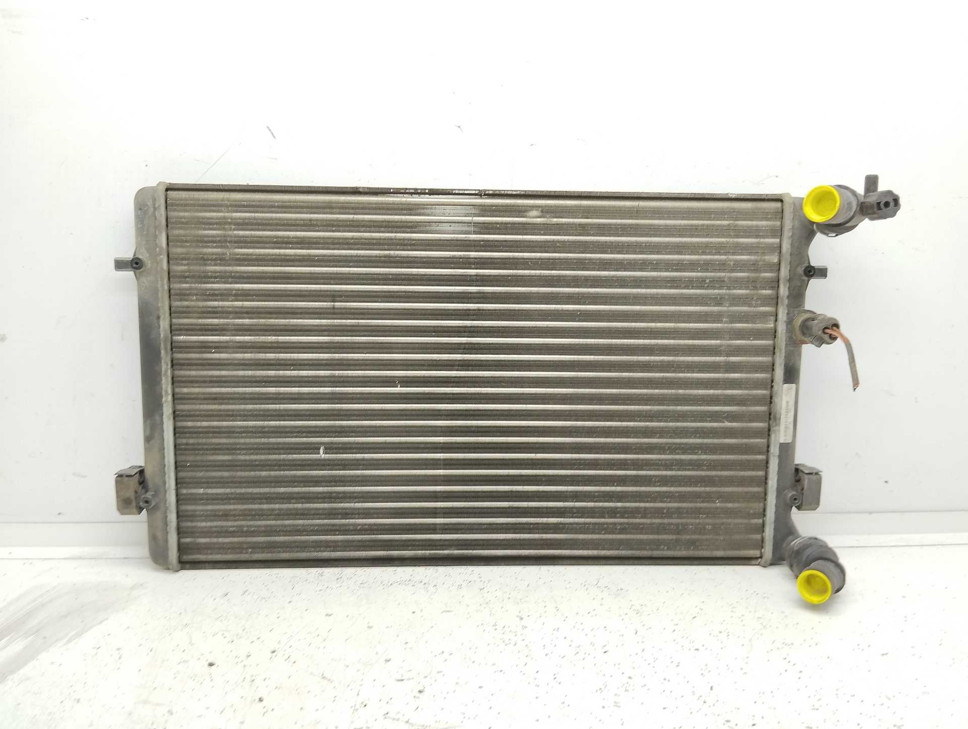 Recambio de radiador agua para volkswagen golf iv berlina (1j1) 25 aniversario referencia OEM IAM 1J0121253N  