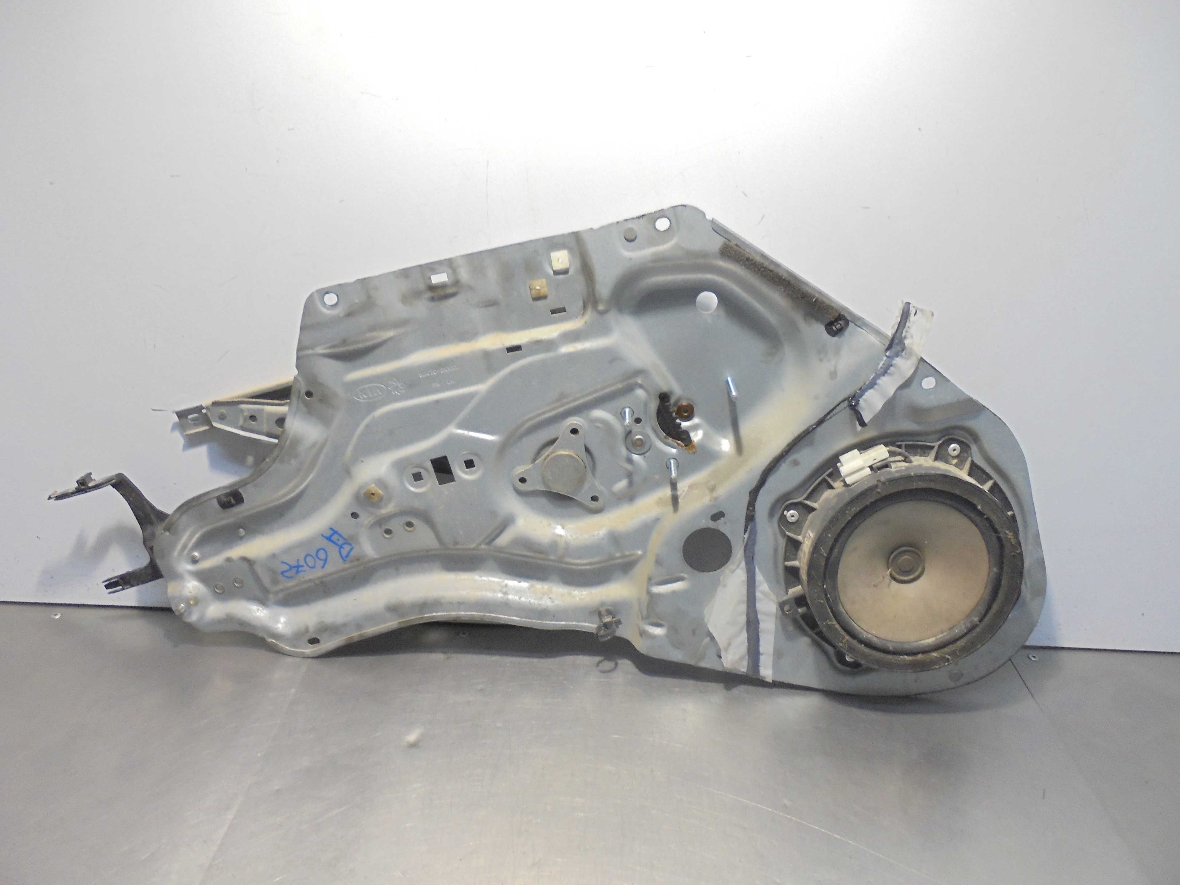 Recambio de elevalunas delantero izquierdo para kia soul 1.6 cat referencia OEM IAM 824702KXXX  