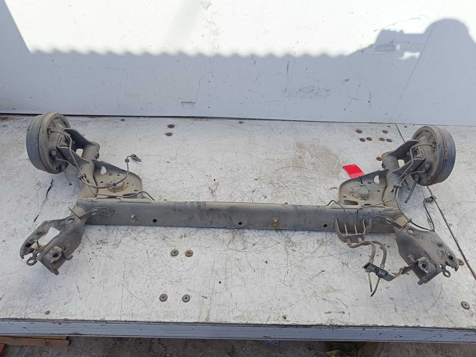 Recambio de puente trasero para renault clio iii 1.5 dci diesel cat referencia OEM IAM   