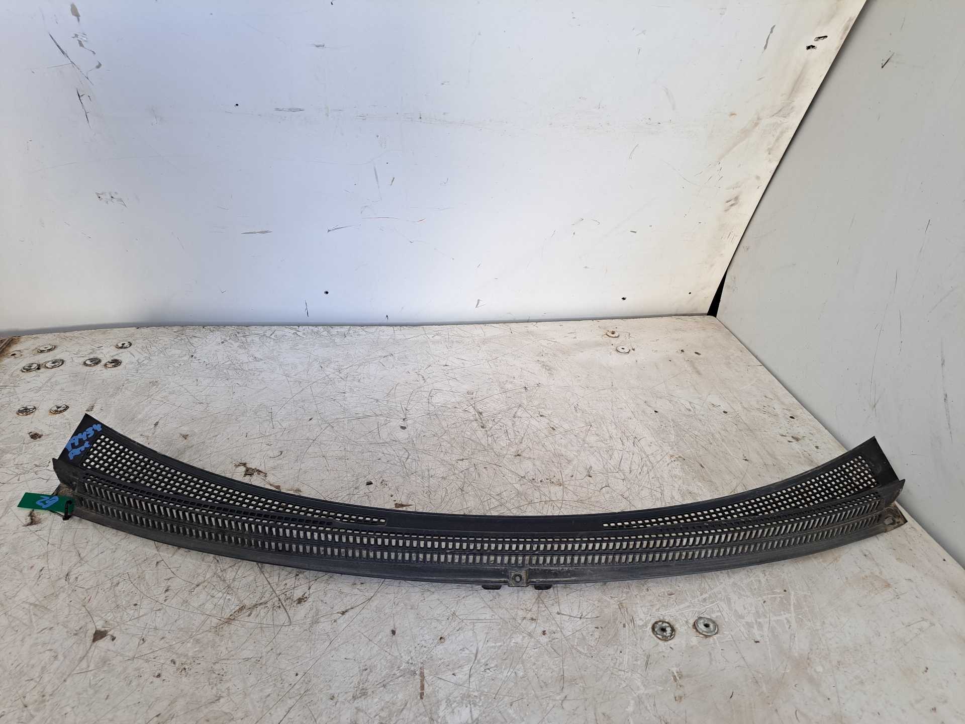 Recambio de torpedo para renault scenic iv zen referencia OEM IAM 668114330R  