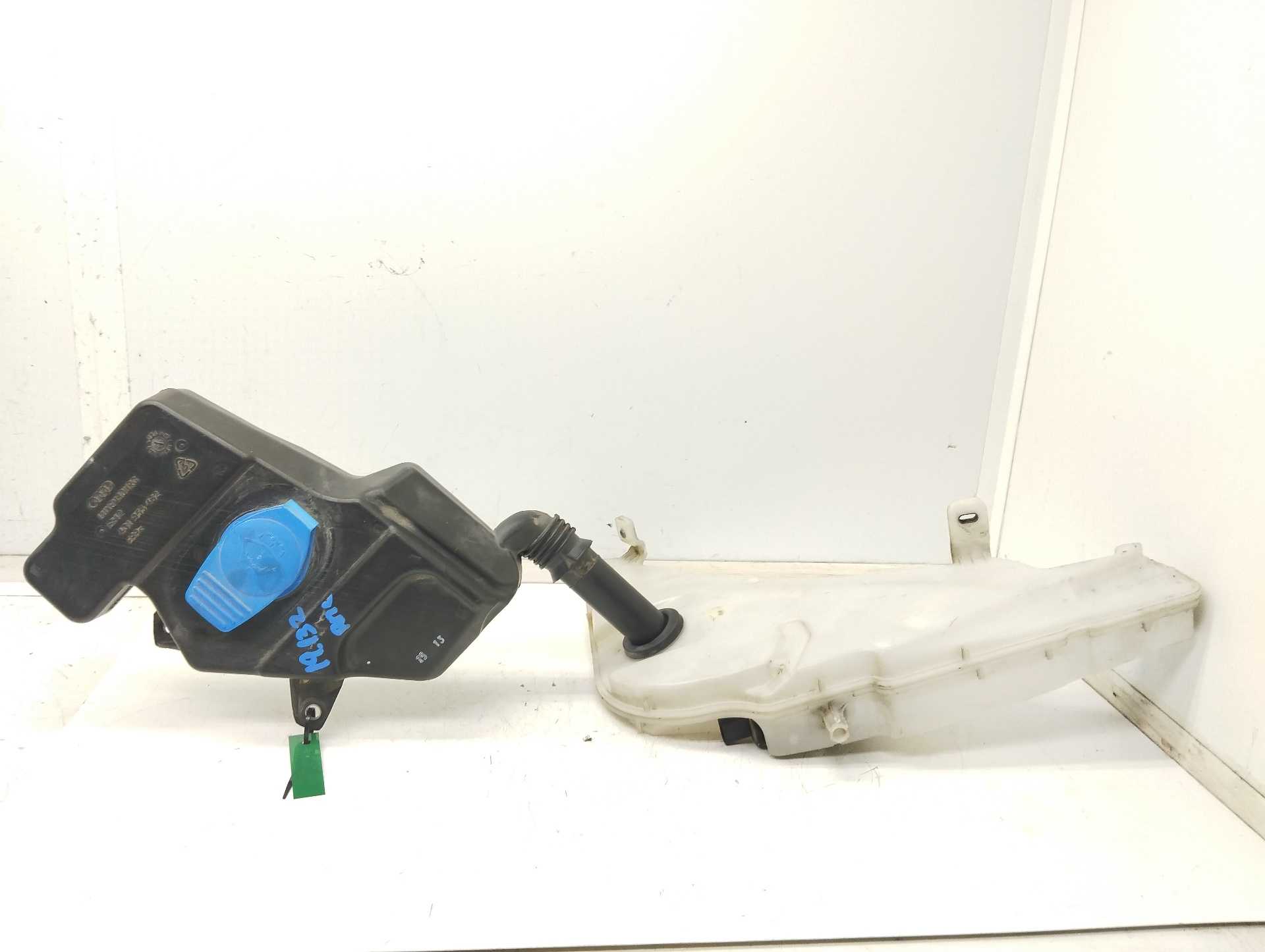 Recambio de deposito limpia para audi a6 avant (4g5) 2.0 tfsi referencia OEM IAM 4G8955451D 4G1955462 
