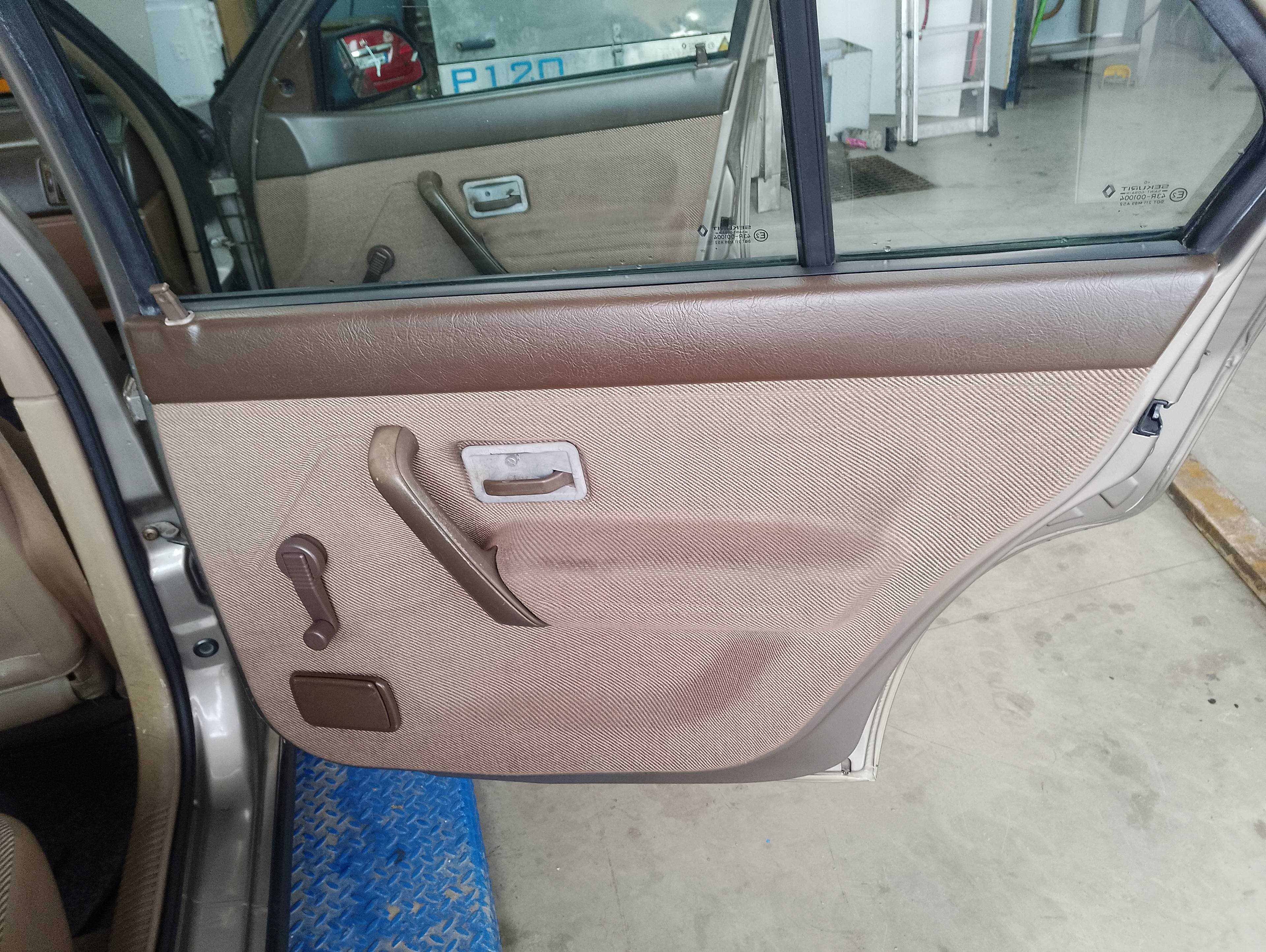 Recambio de guarnecido puerta trasera derecha para renault 19 hatchback (b/c53) gtd referencia OEM IAM   