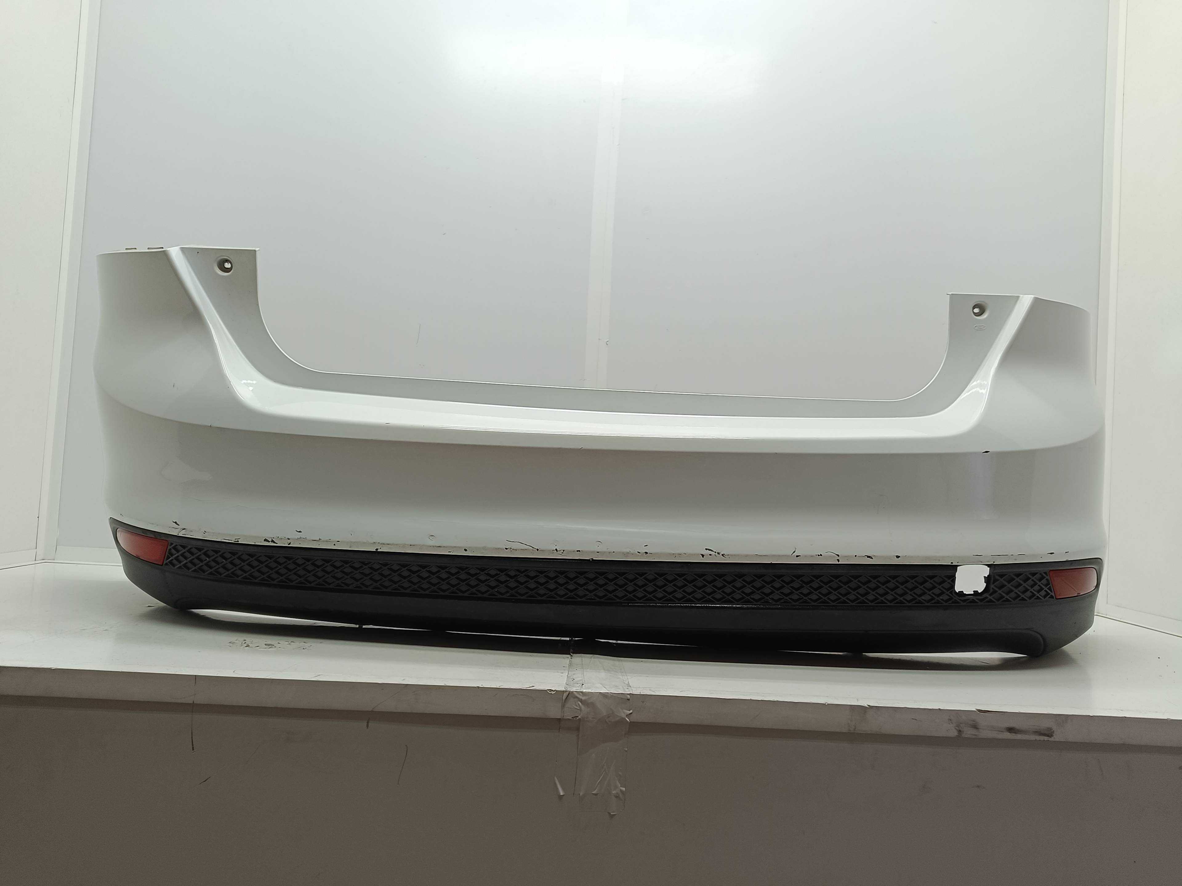 Recambio de paragolpes trasero para ford focus lim. (cb8) 1.6 tdci cat referencia OEM IAM   