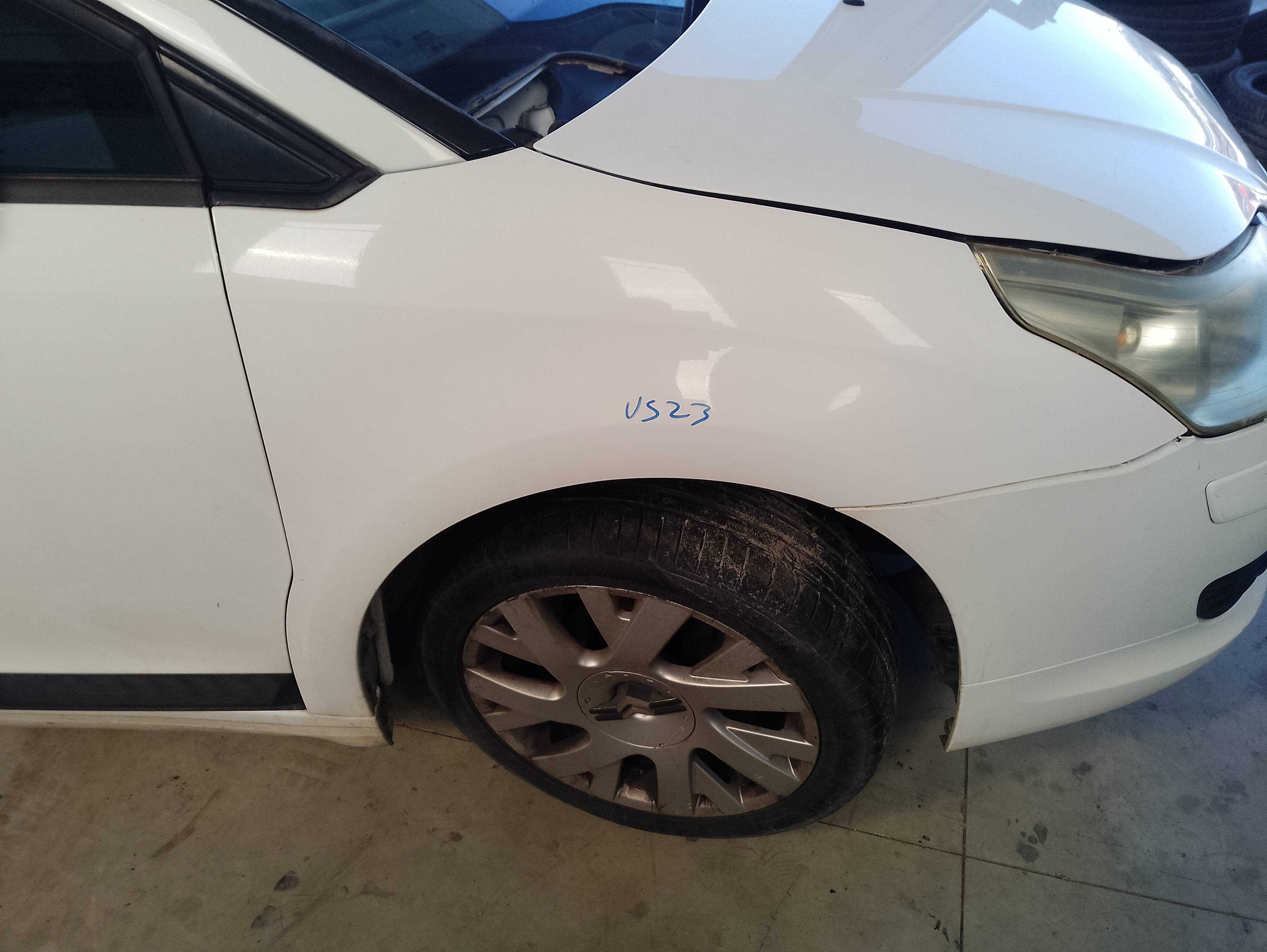 Recambio de aleta delantera derecha para citroën c4 berlina vtr plus referencia OEM IAM   