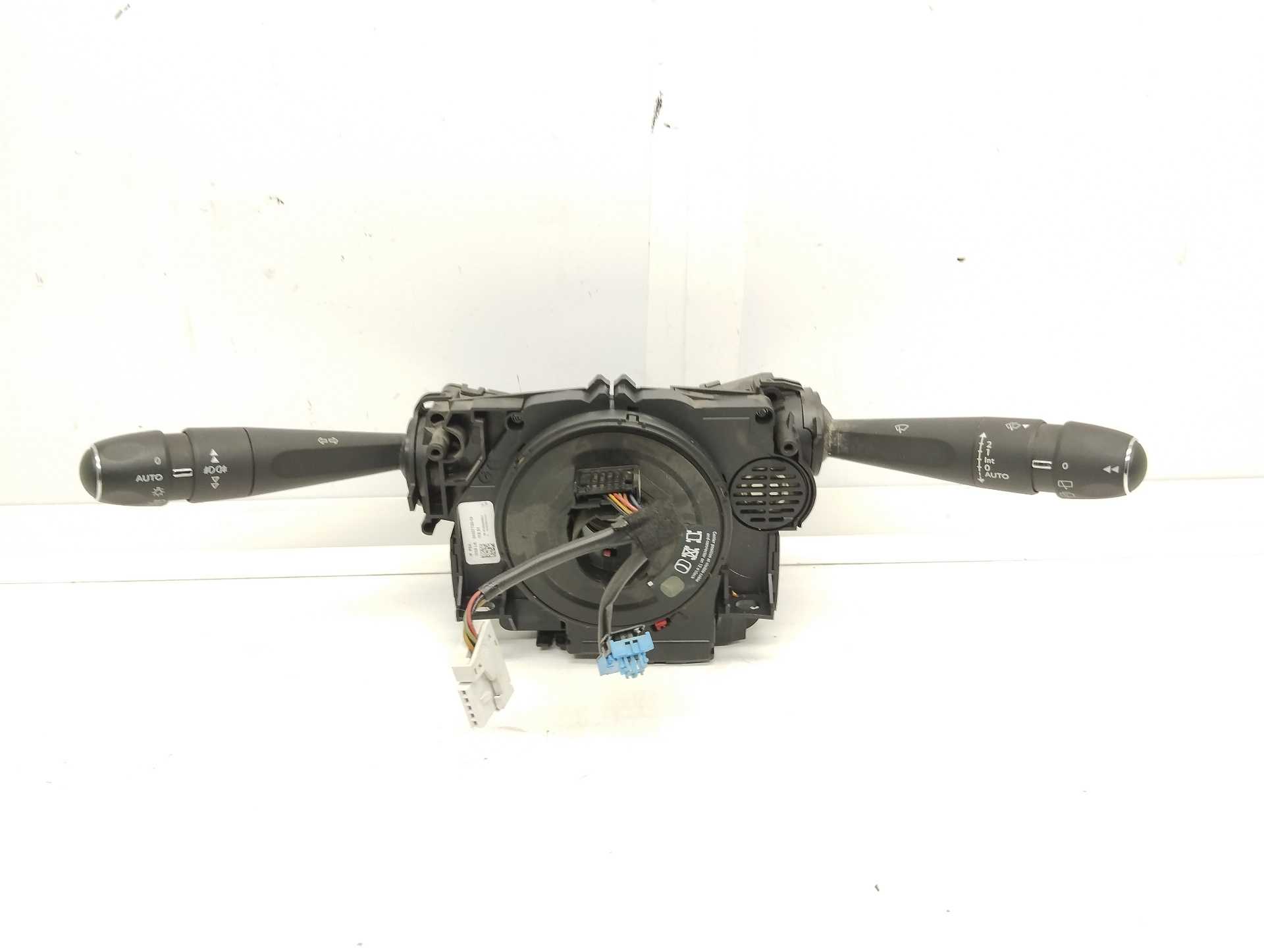 Recambio de mando luces/intermitencia (com2000) para ds 4 basis referencia OEM IAM 98199448ZD  