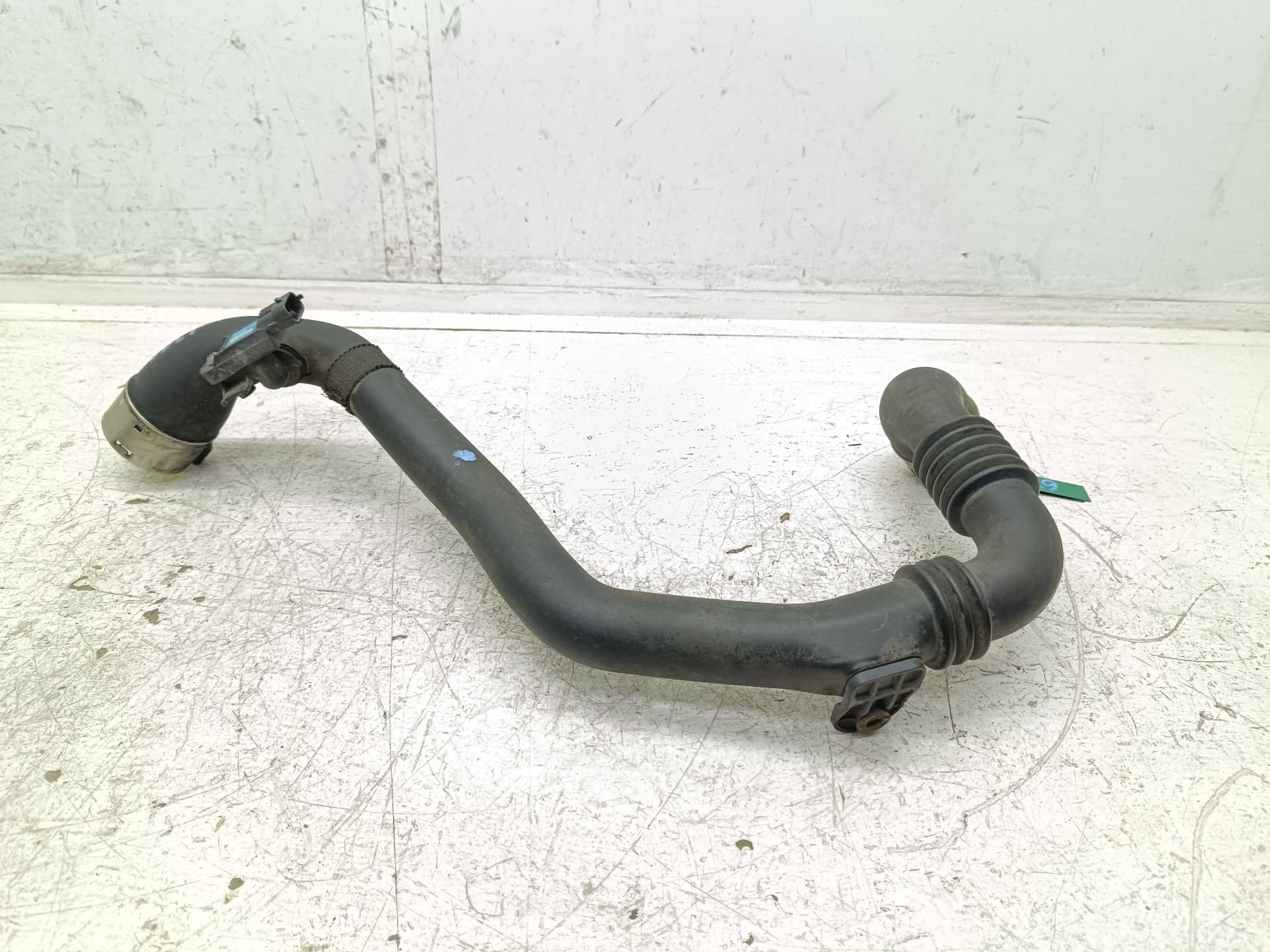 Recambio de tubo de admision para renault clio iii 1.5 dci diesel cat referencia OEM IAM 8200748681  