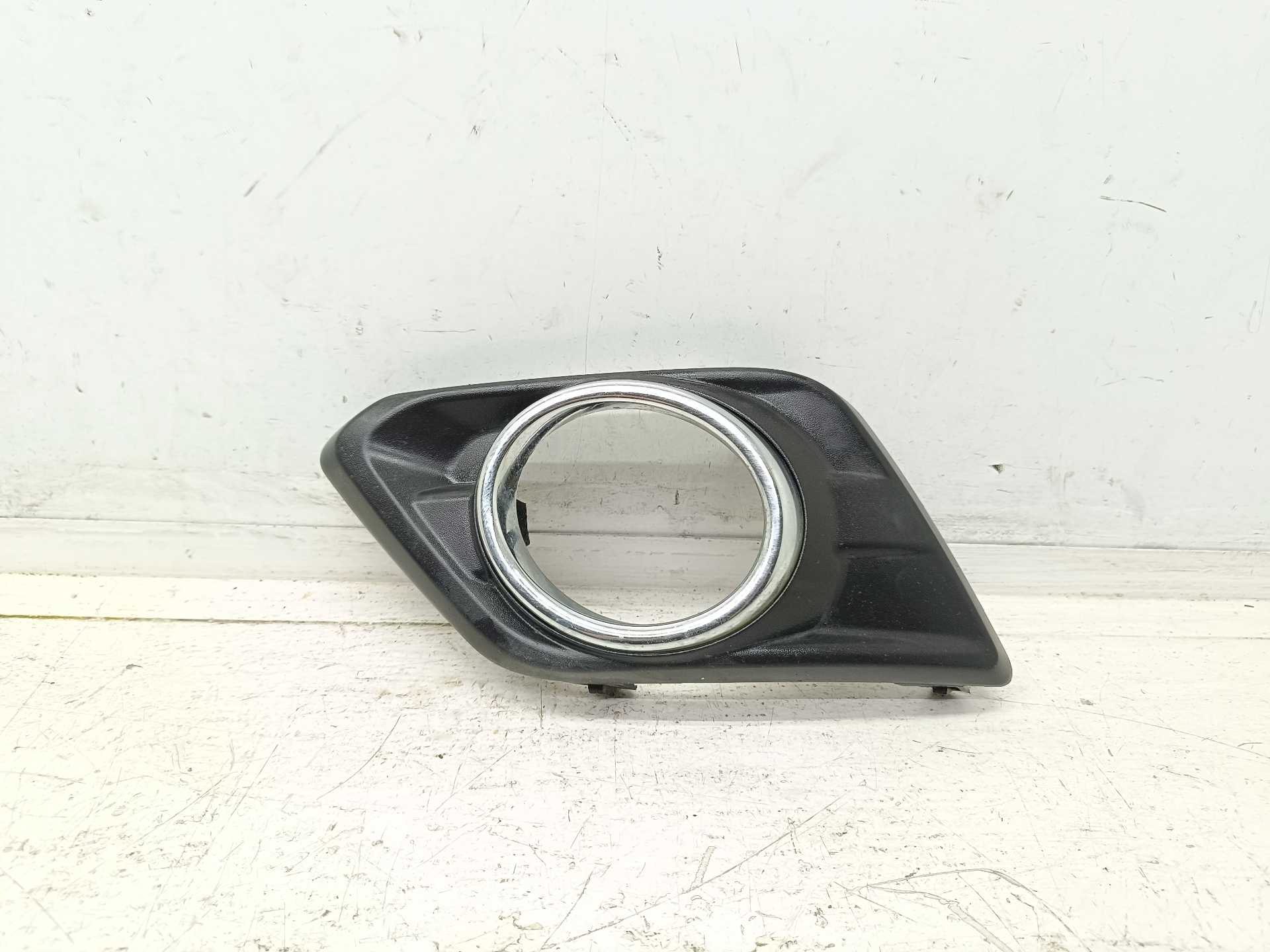 Recambio de rejilla paragolpes izquierda para nissan x-trail (t32) 360 referencia OEM IAM 622574BA0B 622574BA0A 