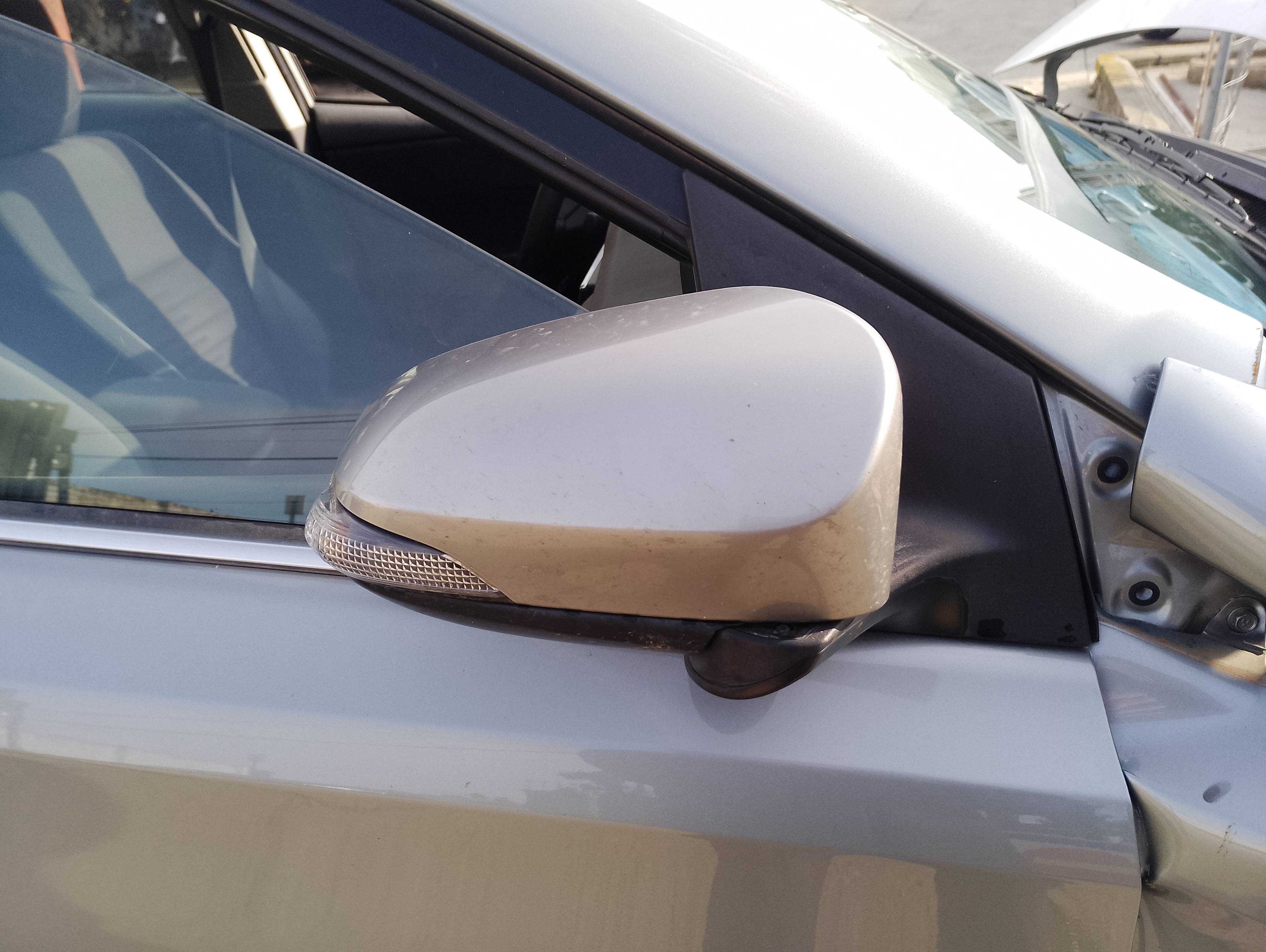 Recambio de retrovisor derecho para toyota auris active referencia OEM IAM E11026983  