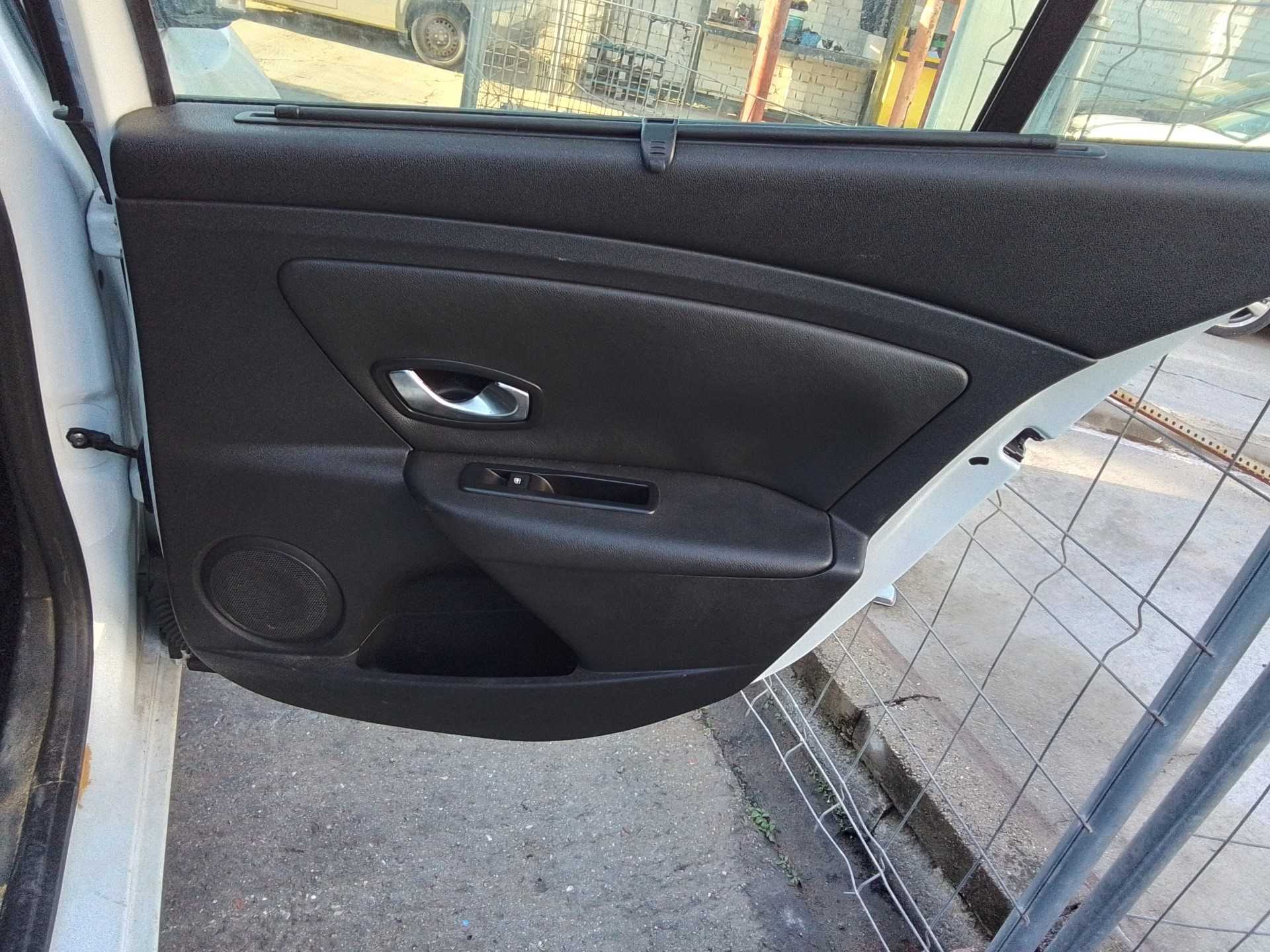 Recambio de guarnecido puerta trasera derecha para renault fluence 1.5 dci diesel fap referencia OEM IAM   