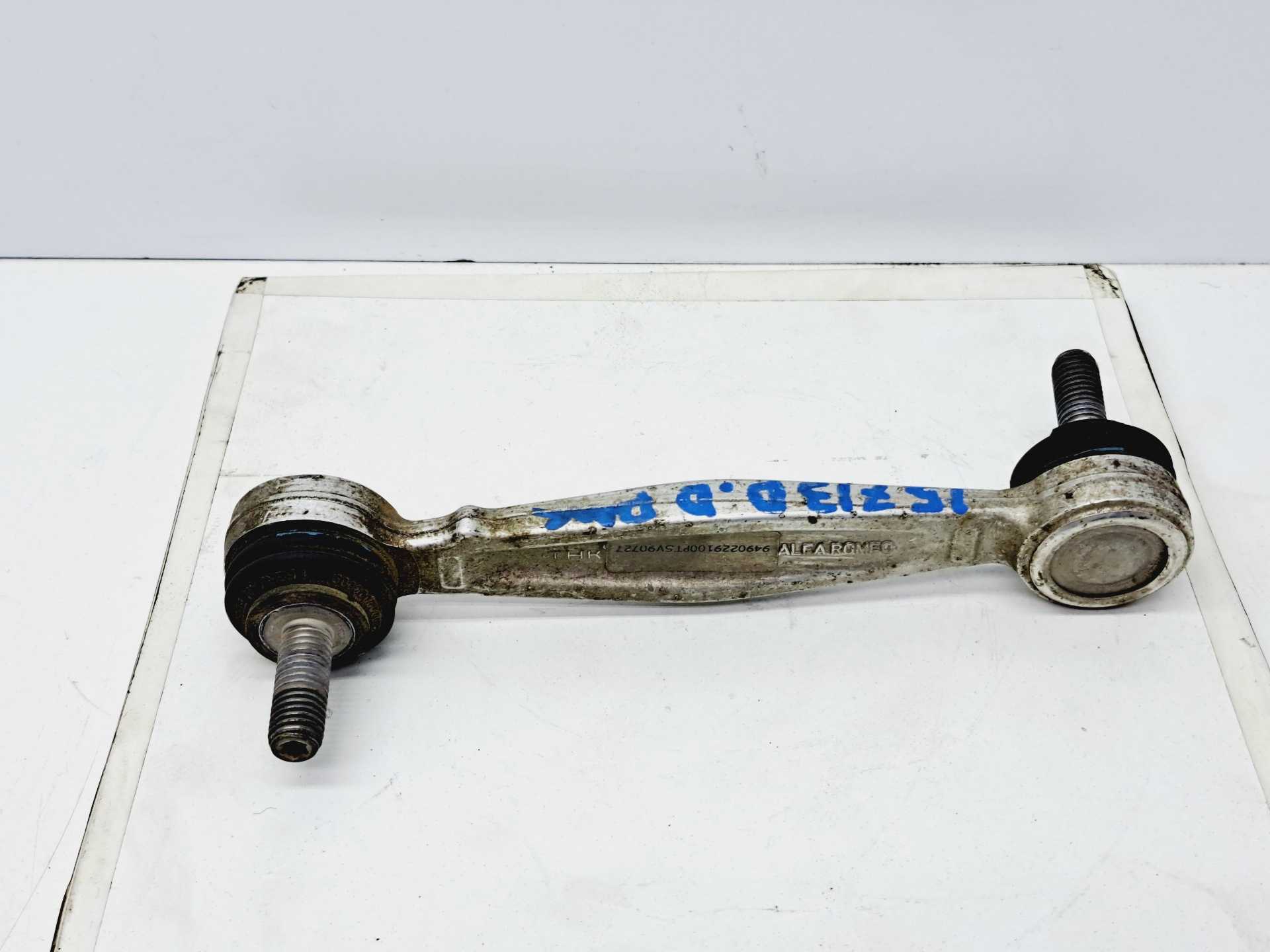 Recambio de bieleta estabilizadora delantera derecha para alfa romeo stelvio (630) executive 4wd referencia OEM IAM 50543786  