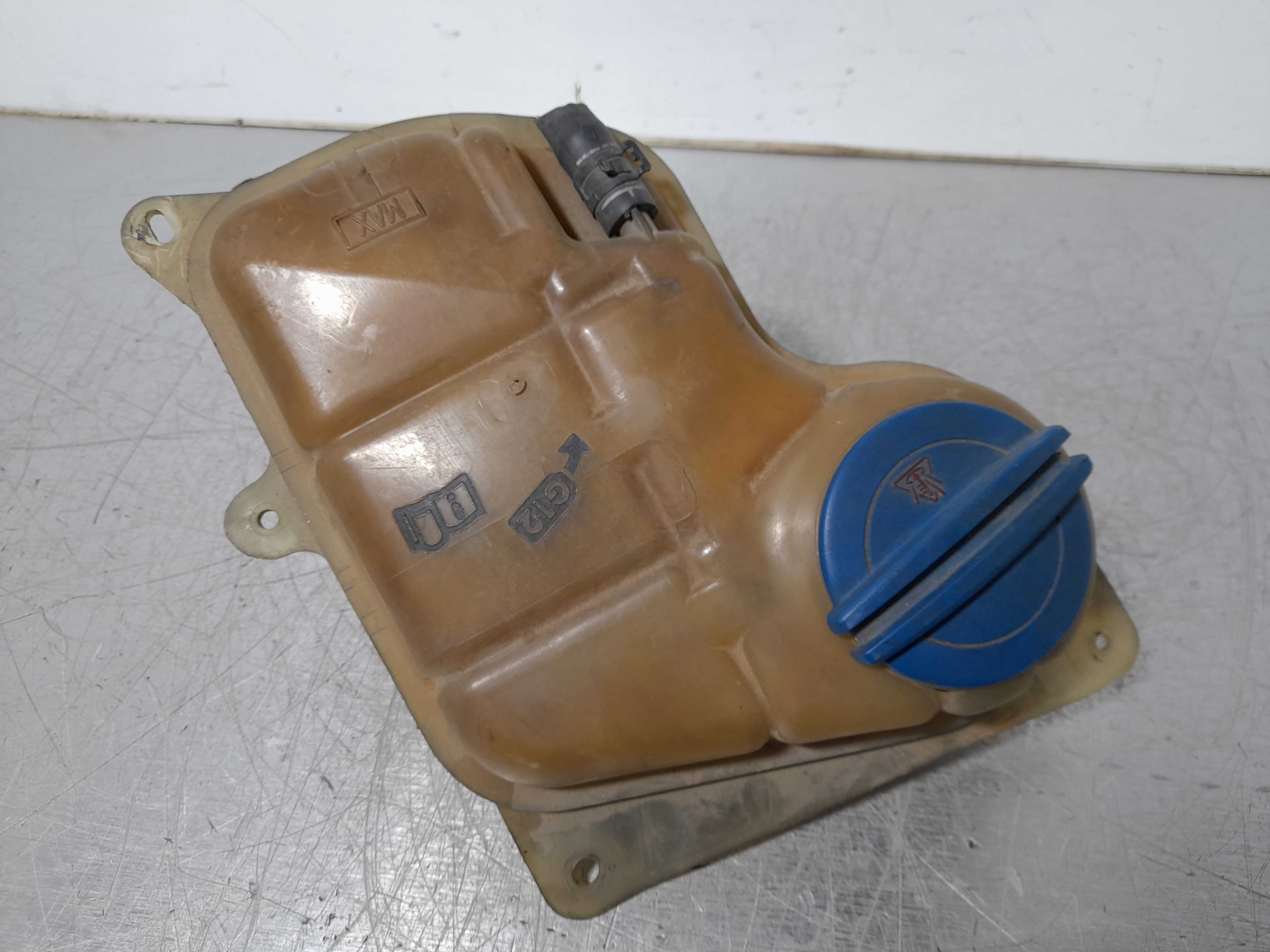 Recambio de deposito expansion para volkswagen passat berlina (3b3) advance referencia OEM IAM 8D0121403L  