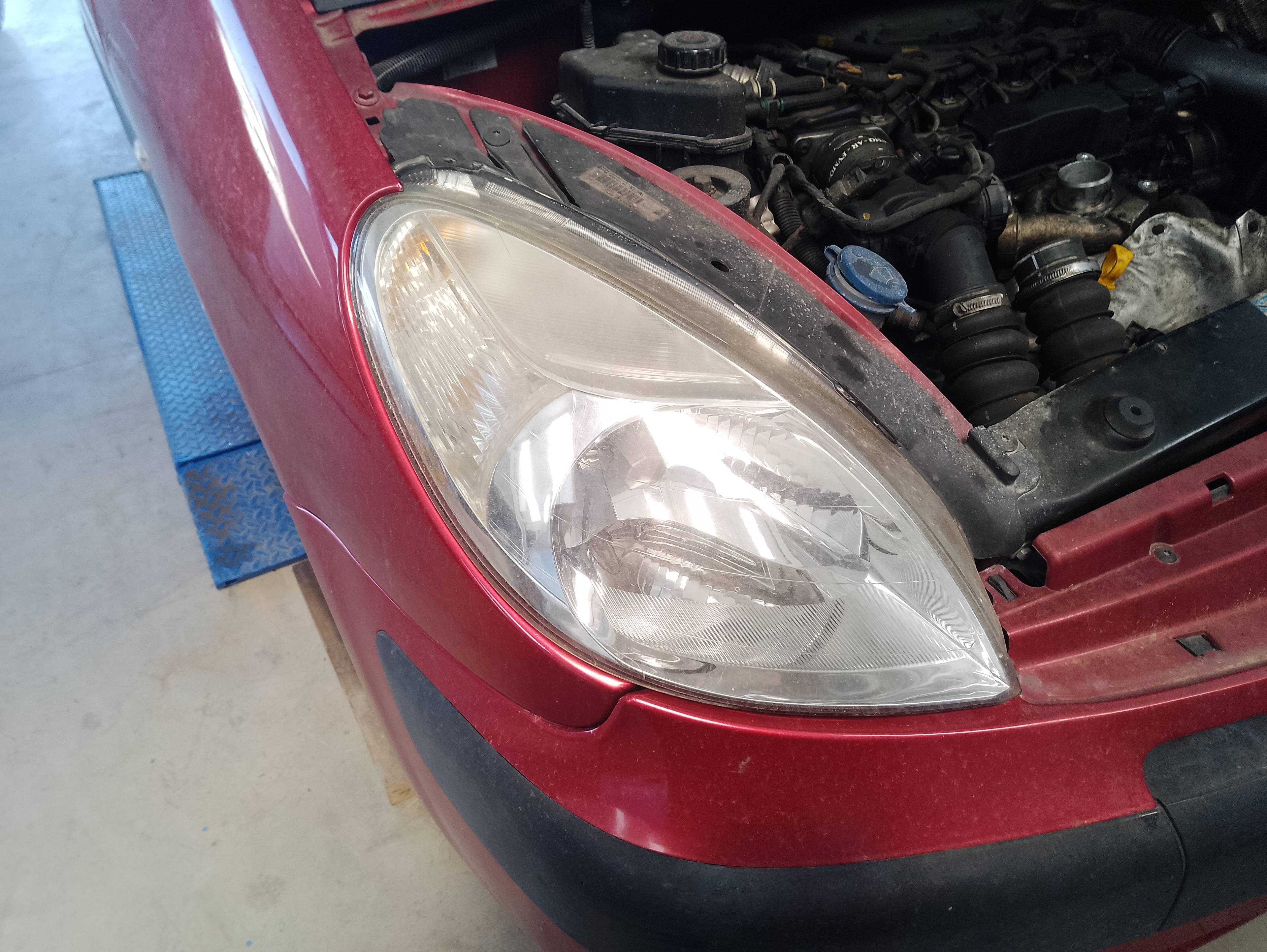 Recambio de faro derecho para citroën xsara picasso 1.6 hdi 90 exclusive referencia OEM IAM   