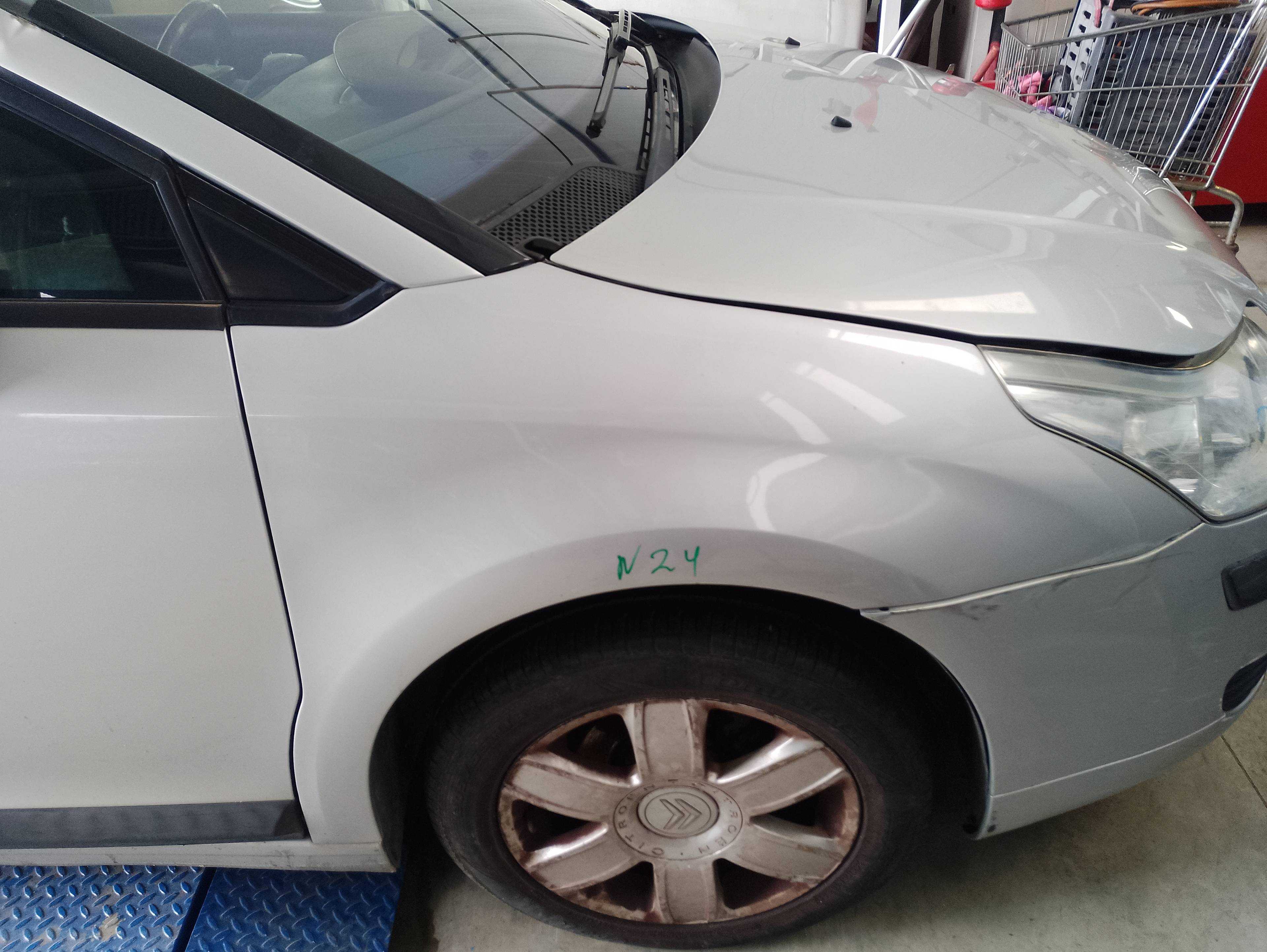 Recambio de aleta delantera derecha para citroën c4 berlina collection referencia OEM IAM   