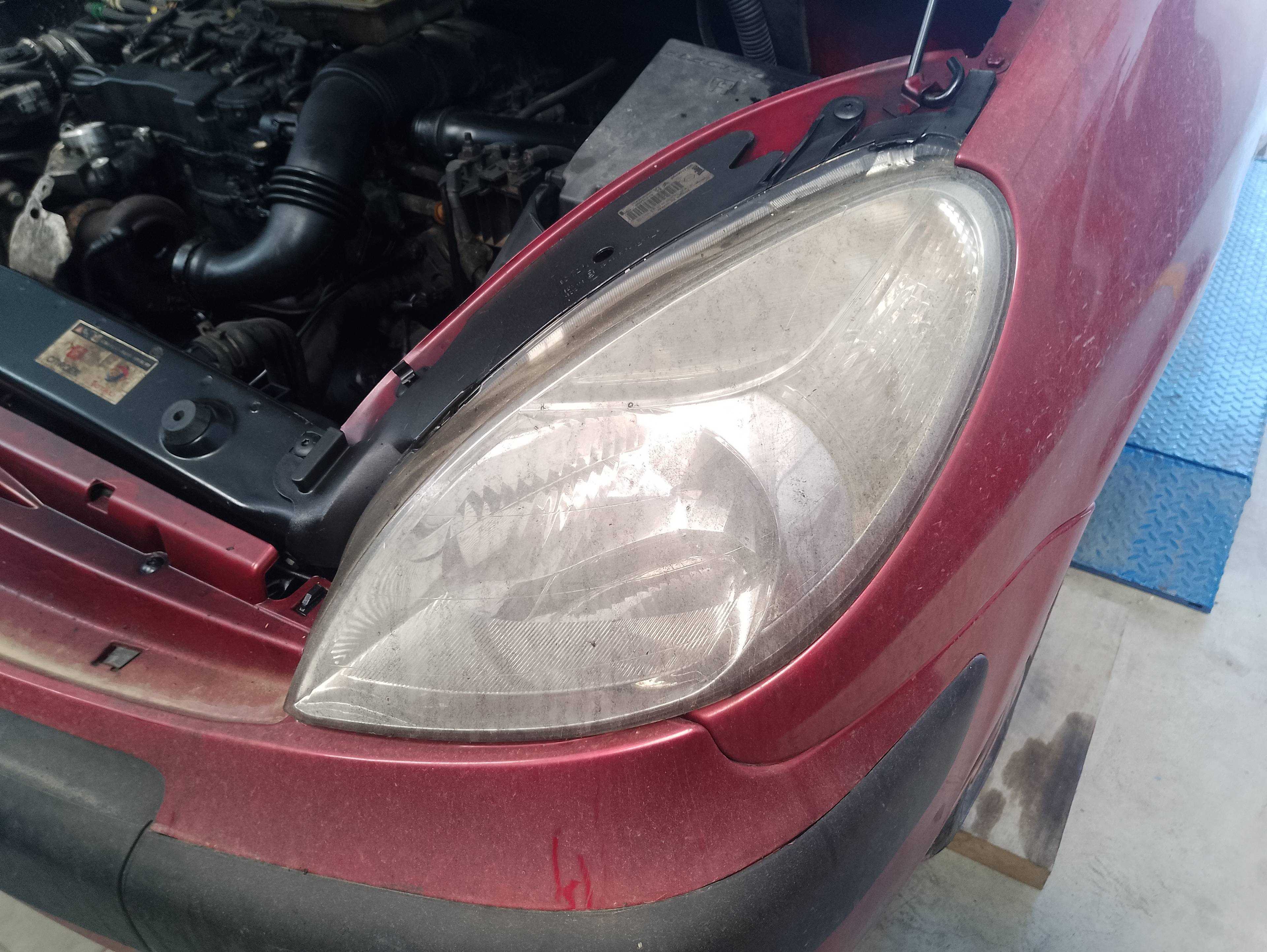 Recambio de faro izquierdo para citroën xsara picasso 1.6 hdi 90 exclusive referencia OEM IAM   