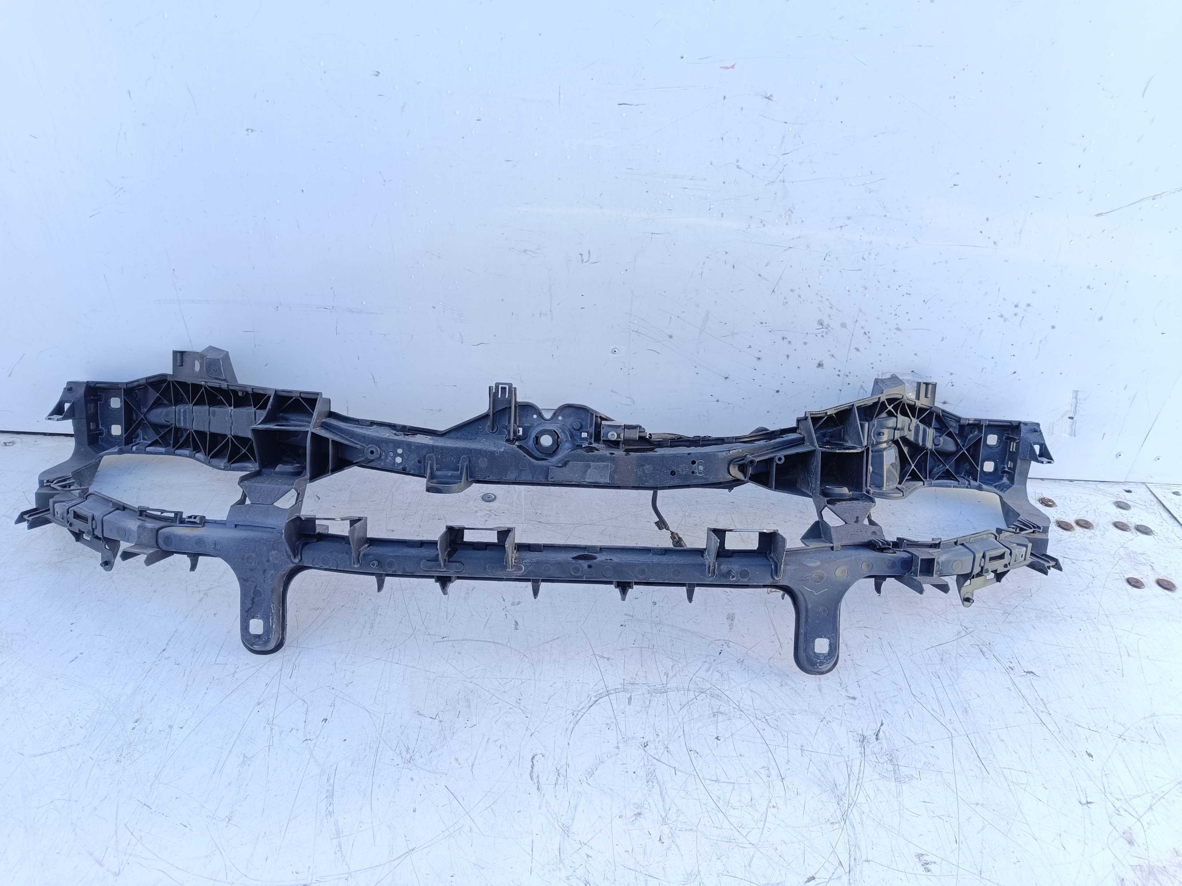 Recambio de panel frontal para ford focus c-max (cap) ambiente (d) referencia OEM IAM   