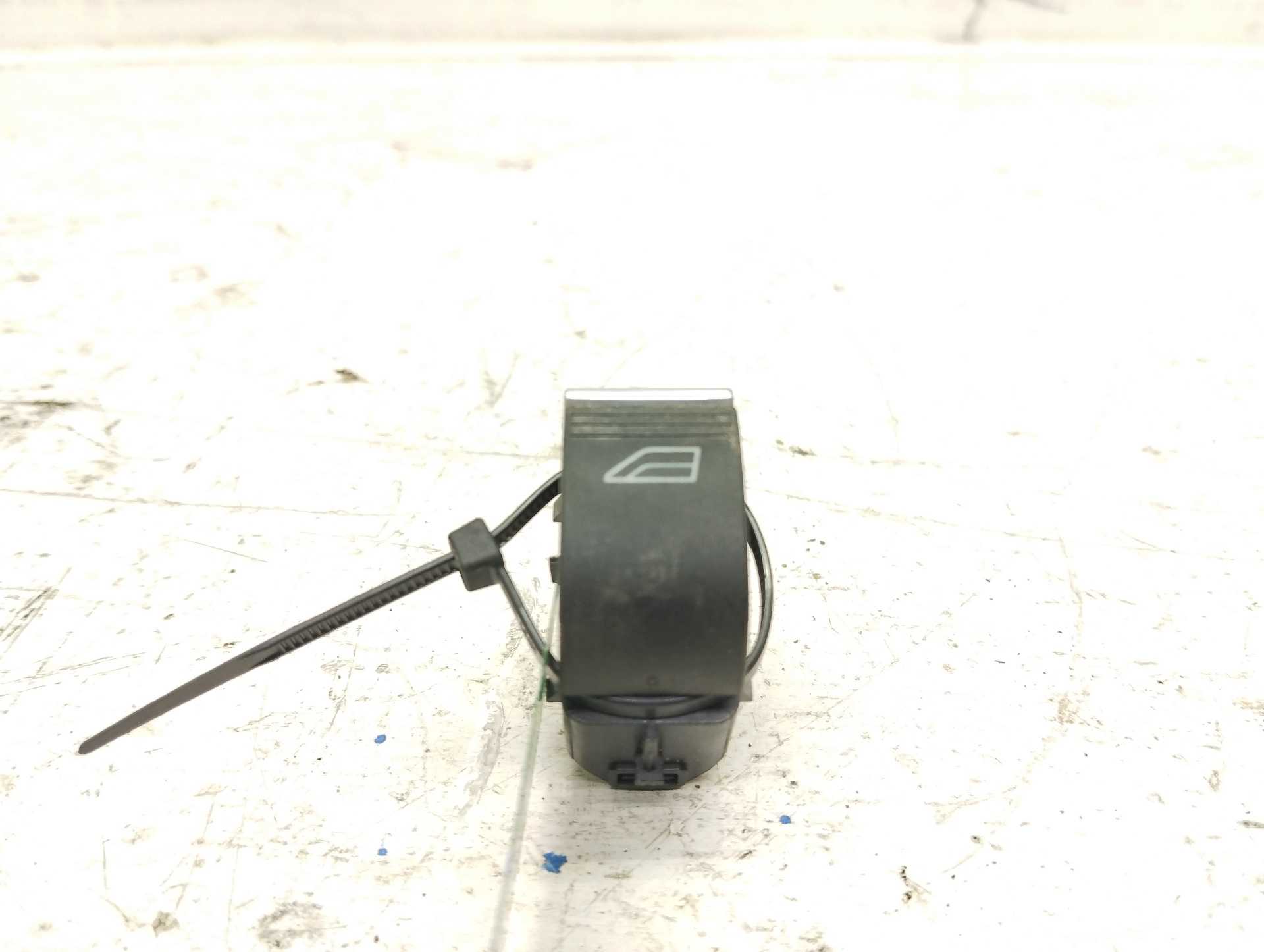 Recambio de mando elevalunas delantero derecho para ford focus lim. (cb8) sport referencia OEM IAM F1ET14529AA  