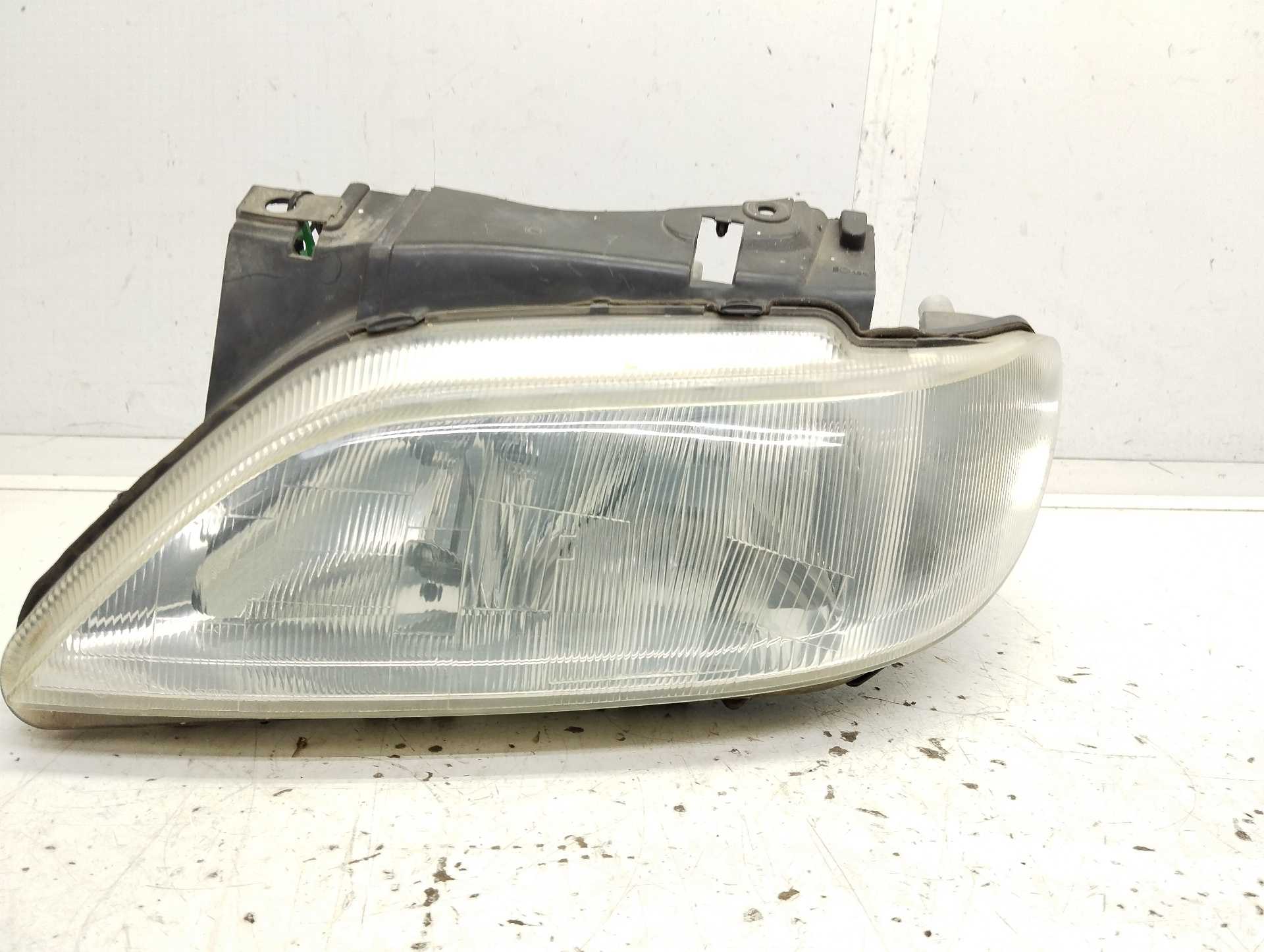 Recambio de faro izquierdo para citroën xsara berlina referencia OEM IAM 9637020280  