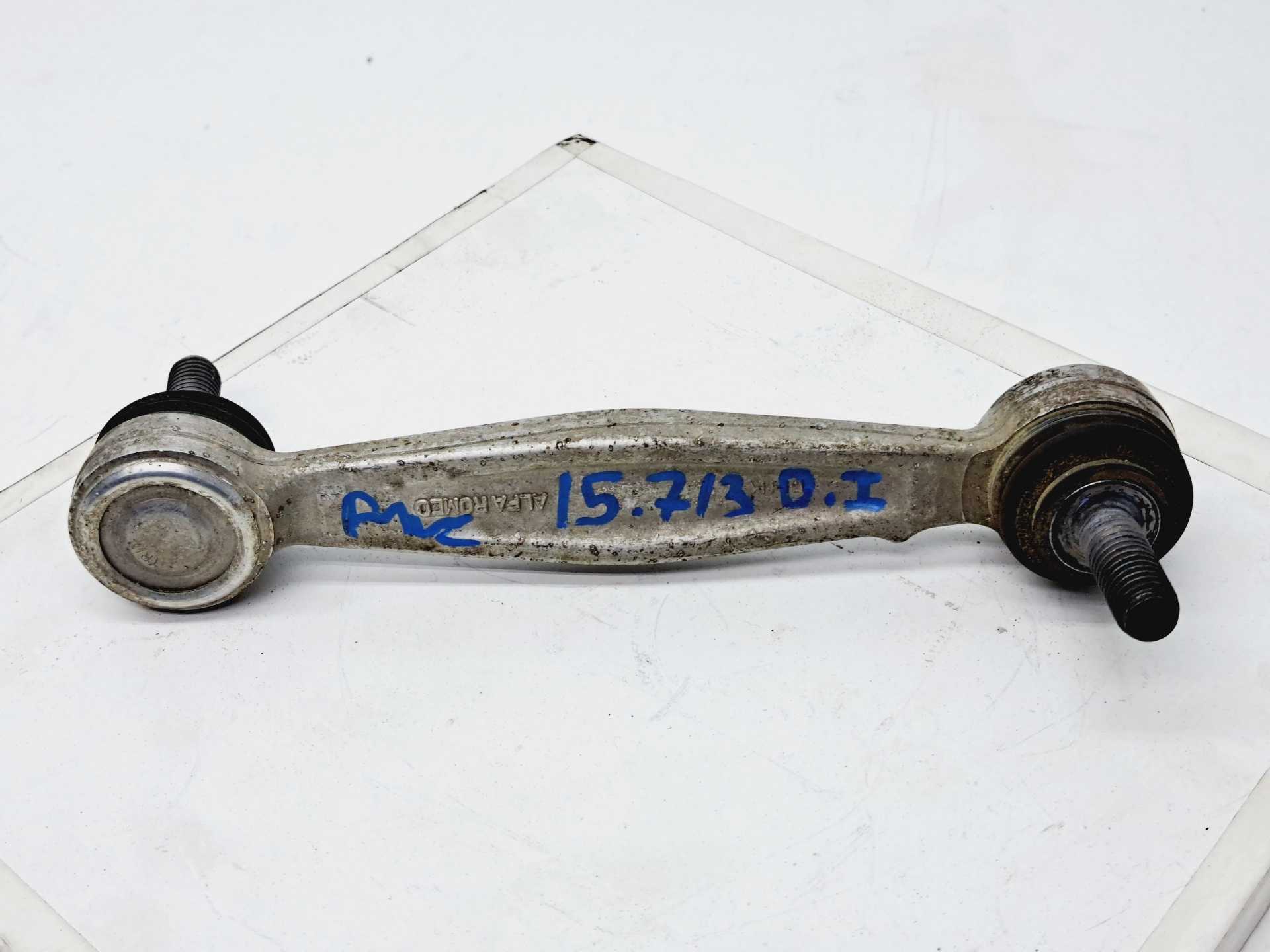 Recambio de bieleta estabilizadora delantera izquierda para alfa romeo stelvio (630) executive 4wd referencia OEM IAM 50543786  