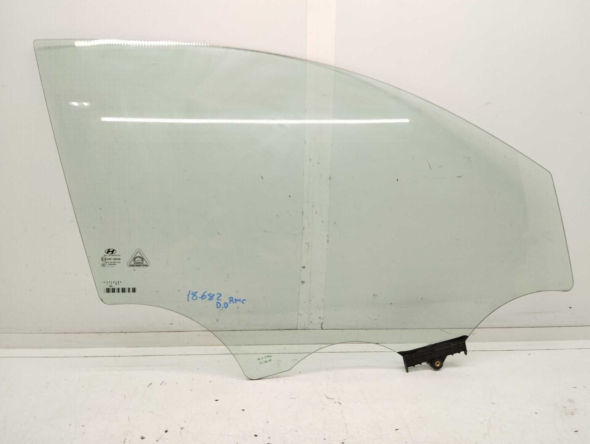 Recambio de luna delantera derecha para hyundai tucson classic blue referencia OEM IAM  82420D7000 