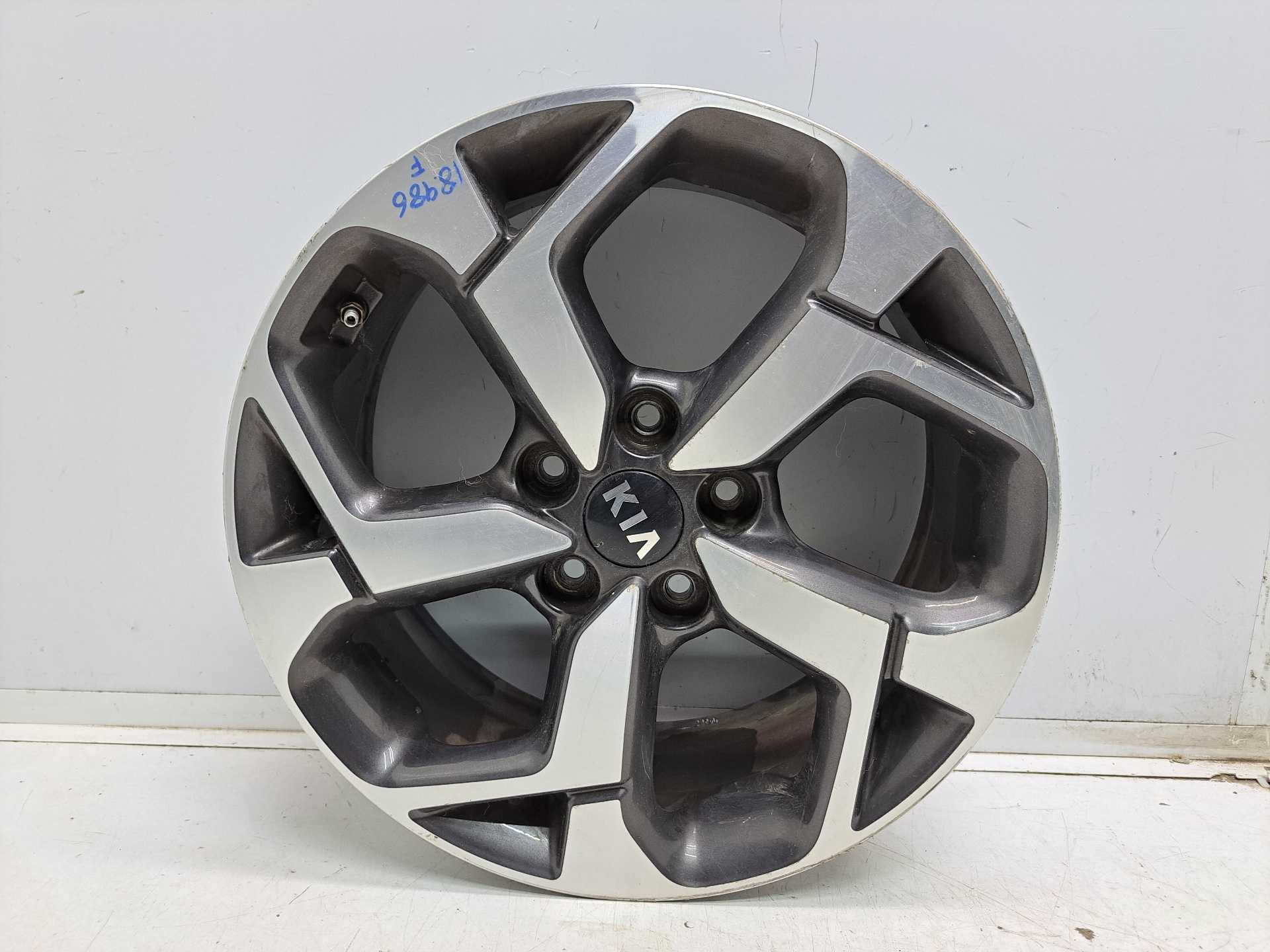 Recambio de llanta para kia sportage business 2wd referencia OEM IAM R17 52910F1250 