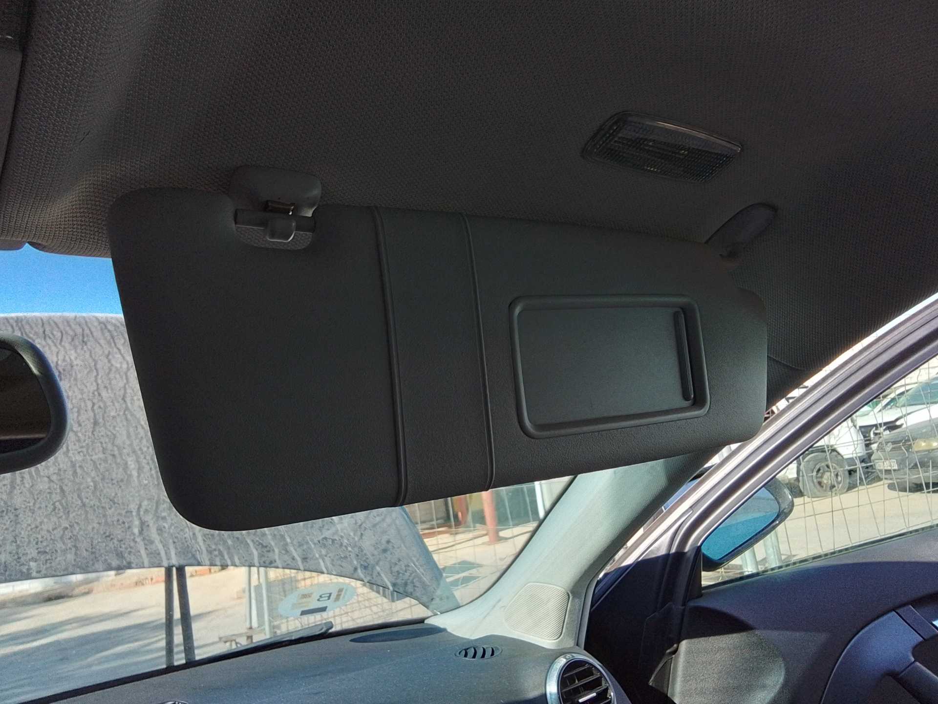 Recambio de parasol derecho para audi a3 (8p) 1.6 tdi ambiente referencia OEM IAM 8P0857552A  