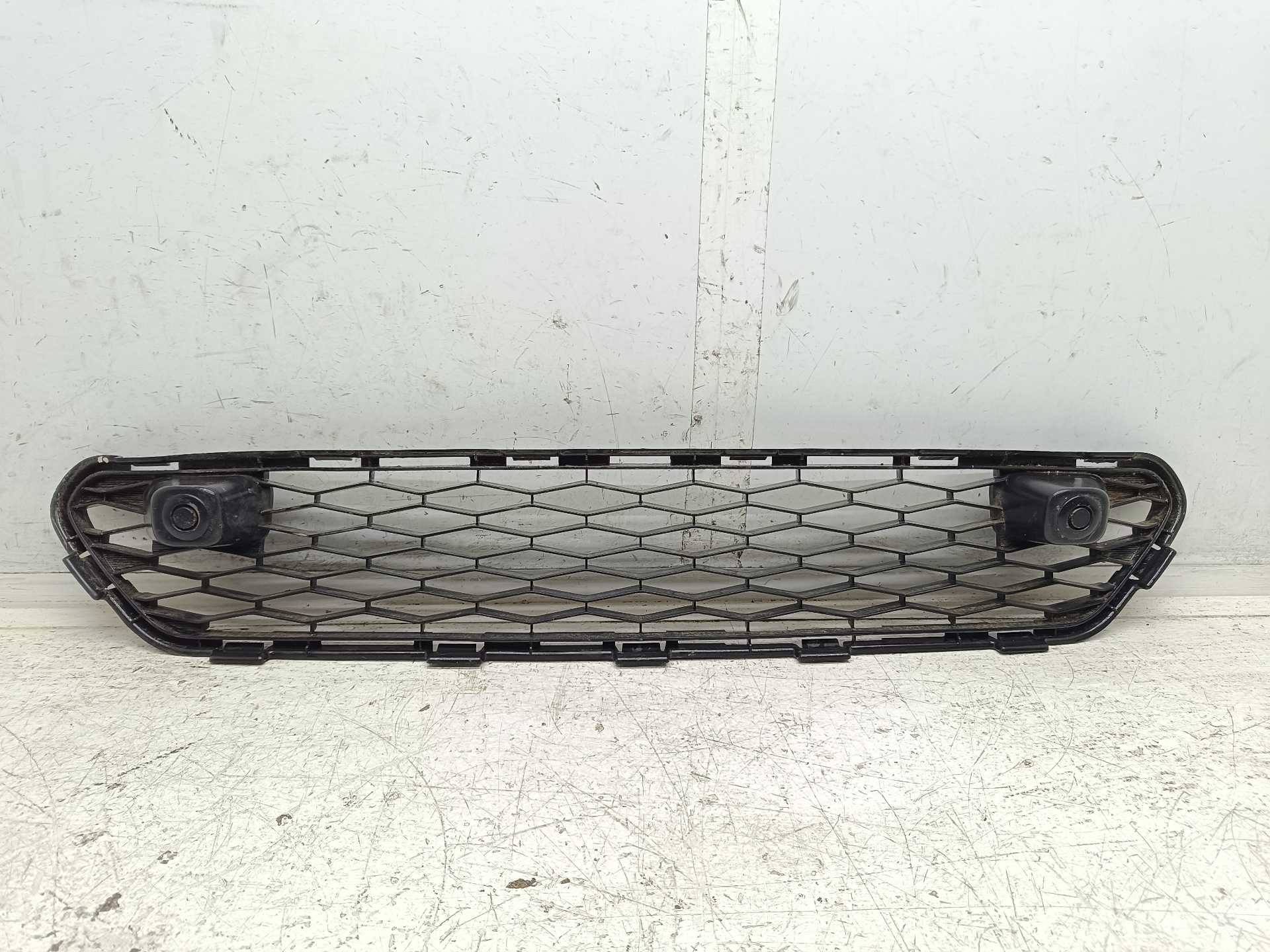 Recambio de rejilla paragolpes central para nissan x-trail (t32) 360 referencia OEM IAM  622544CE0A 
