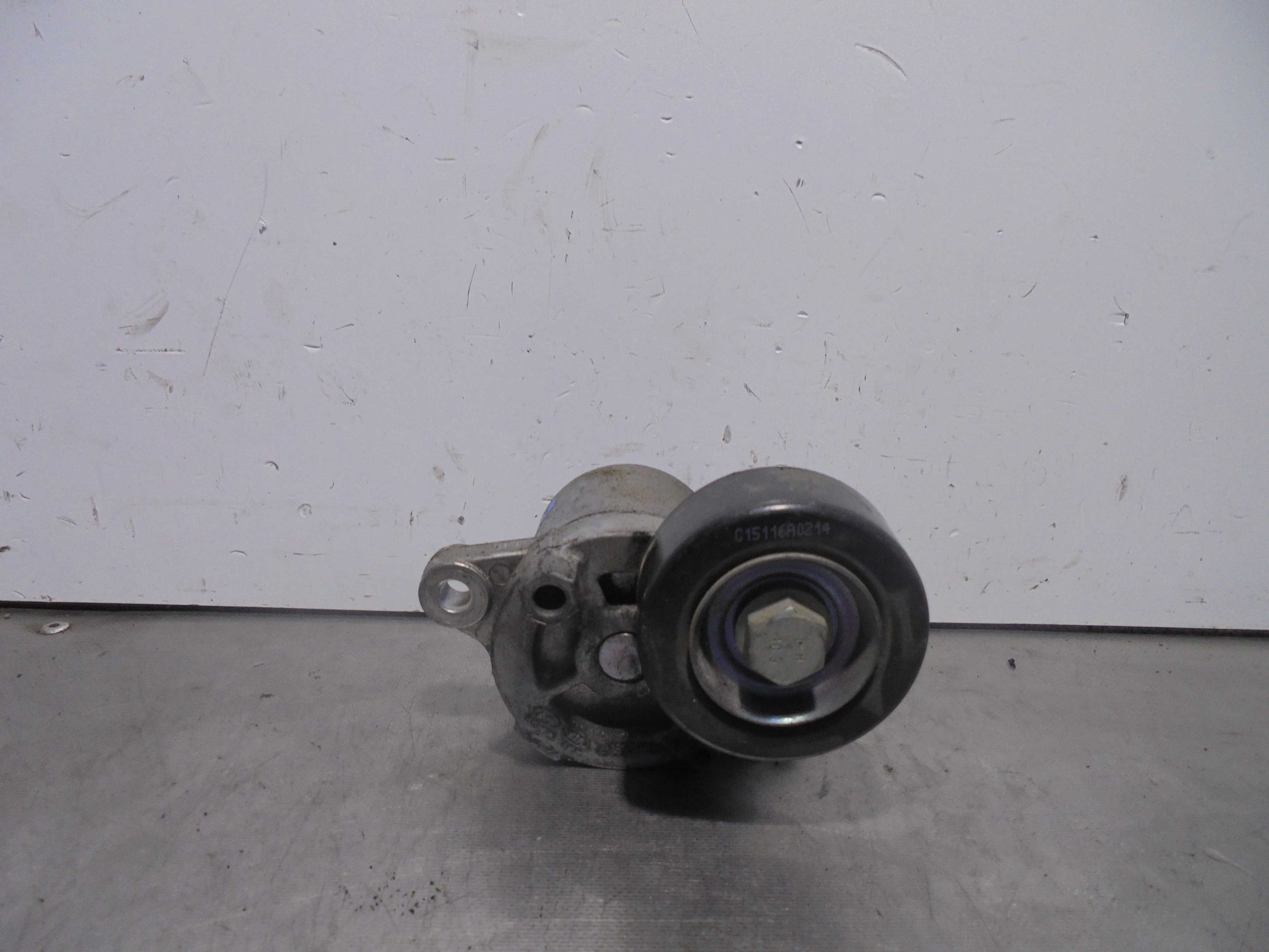 Recambio de tensor correa auxiliar para kia rio basic referencia OEM IAM 252812A6  
