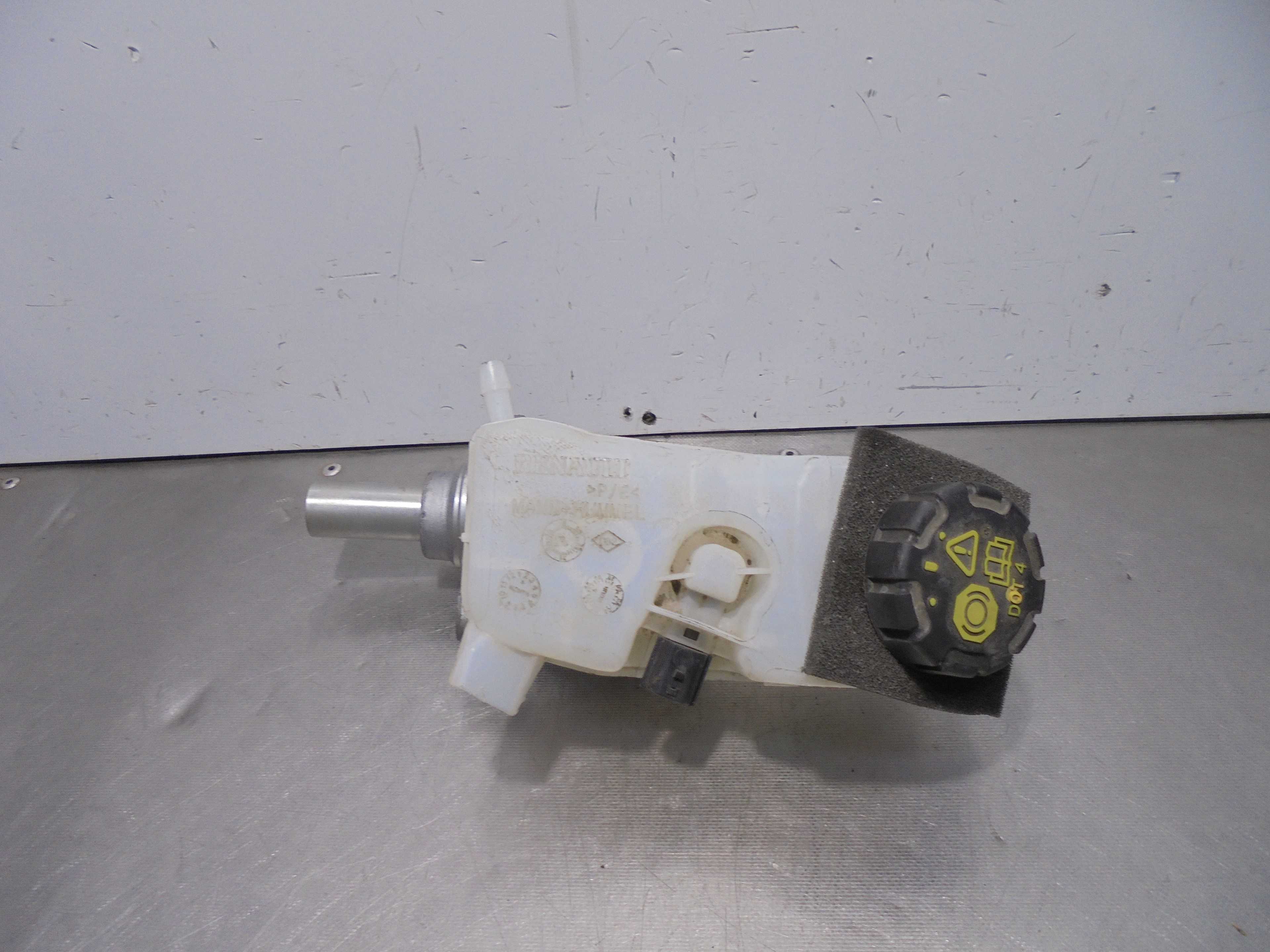 Recambio de bomba freno para renault express referencia OEM IAM 460918629R  
