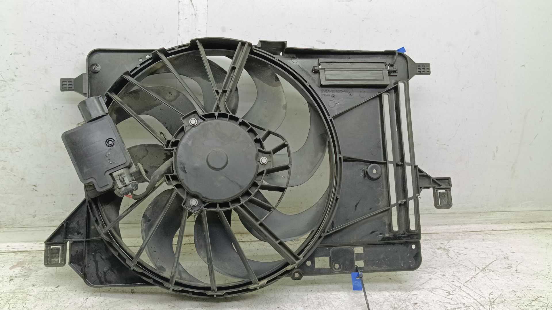 Recambio de electroventilador para ford focus lim. black&red referencia OEM IAM 8V618C607EE  