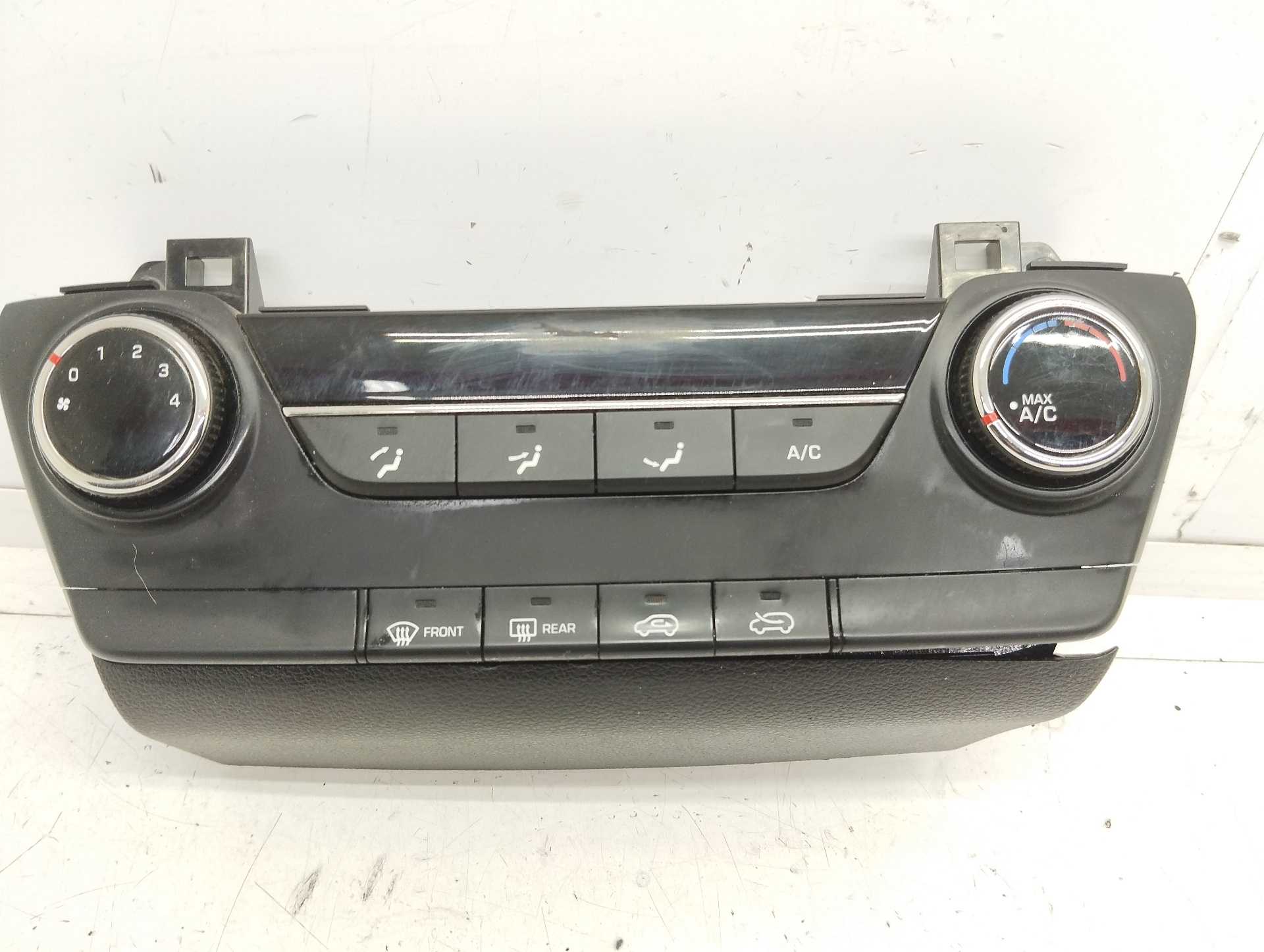 Recambio de mando climatizador para hyundai tucson classic blue referencia OEM IAM 97250D7000  