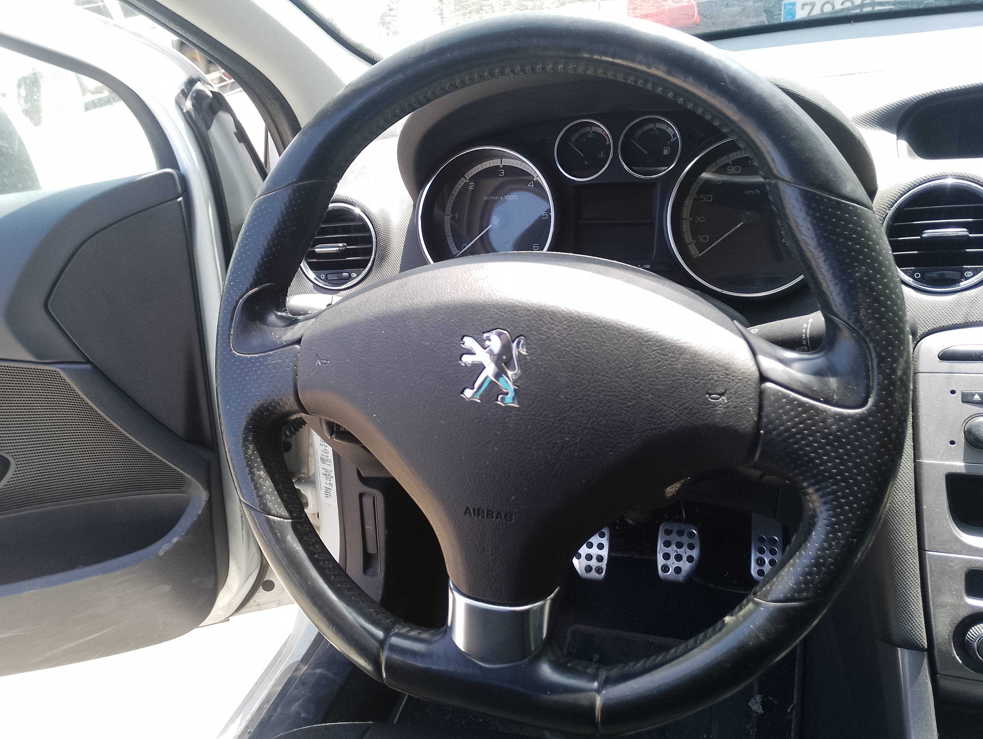 Recambio de volante para peugeot 308 sw sportium referencia OEM IAM   