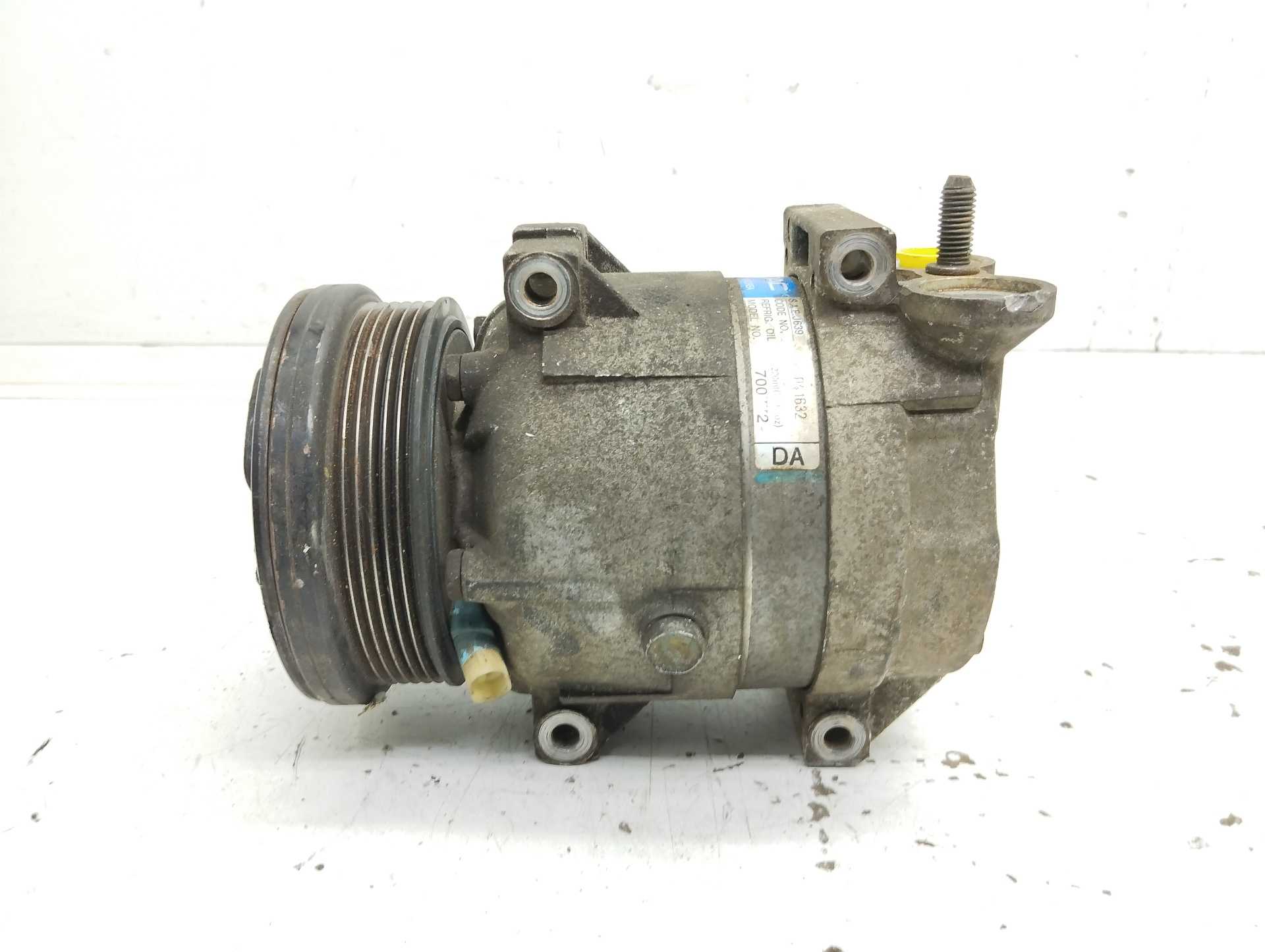 Recambio de compresor aire acondicionado para daewoo nubira berlina se referencia OEM IAM 700772  