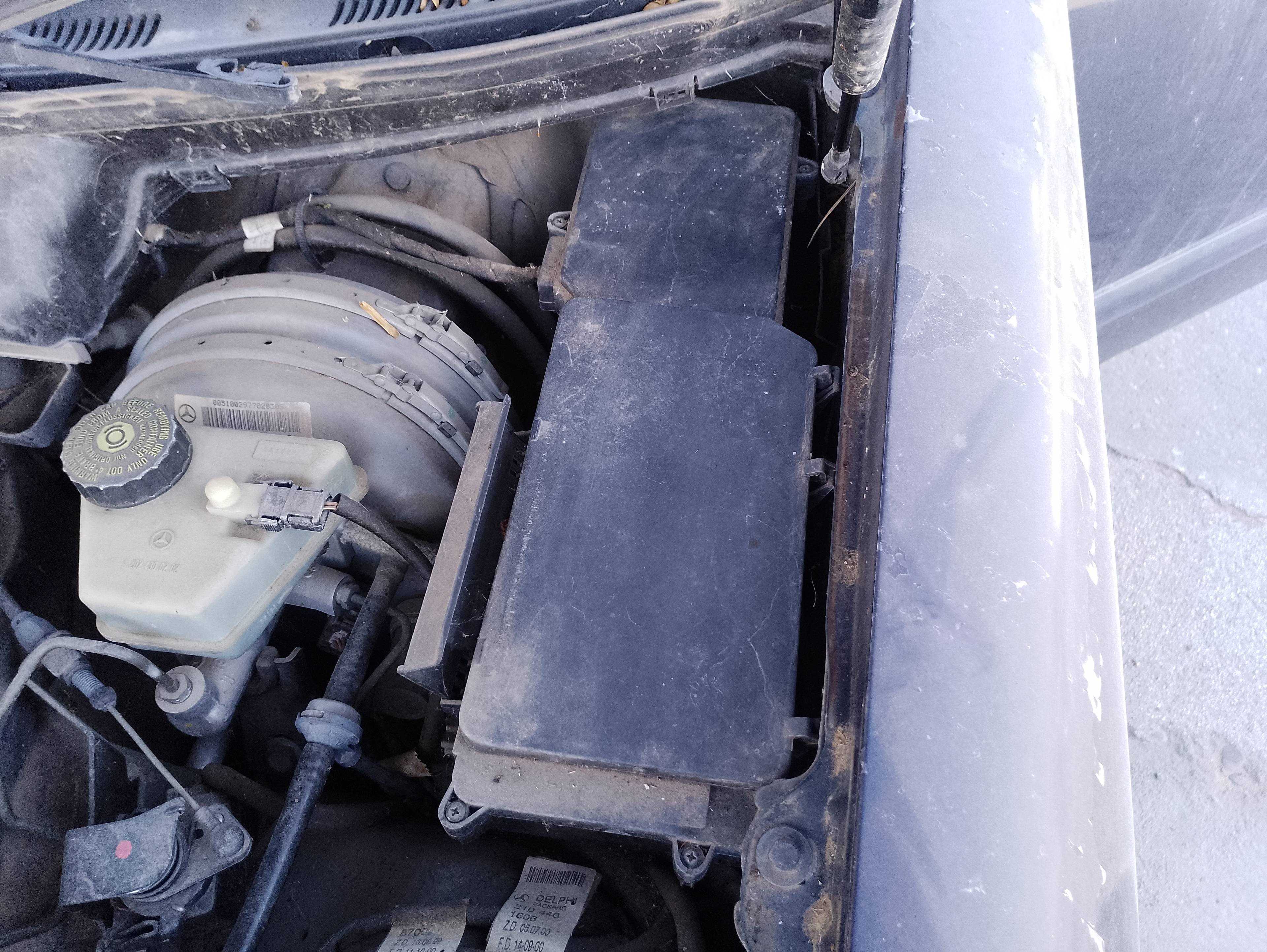 Recambio de caja reles / fusibles para mercedes-benz clase e (w210) berlina diesel 270 cdi (210.016) referencia OEM IAM   
