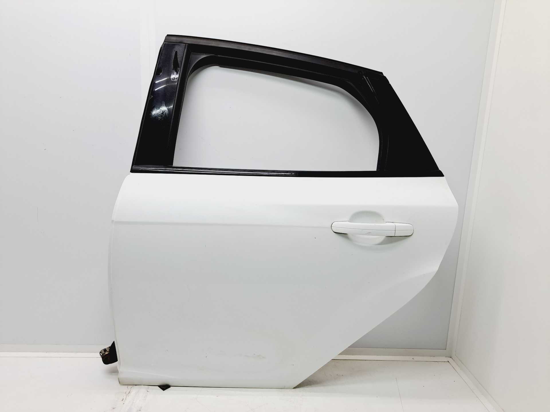 Recambio de puerta trasera izquierda para ford focus lim. (cb8) 1.6 tdci cat referencia OEM IAM   