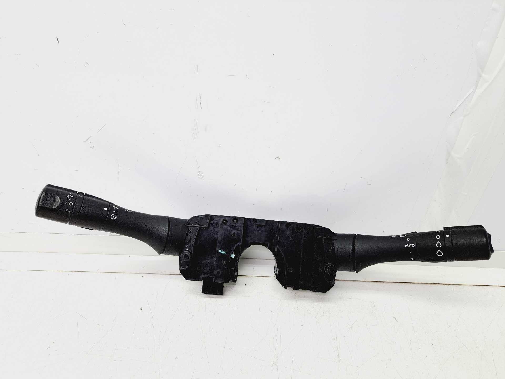 Recambio de mando luces para renault fluence 1.5 dci diesel fap referencia OEM IAM 255670040R  
