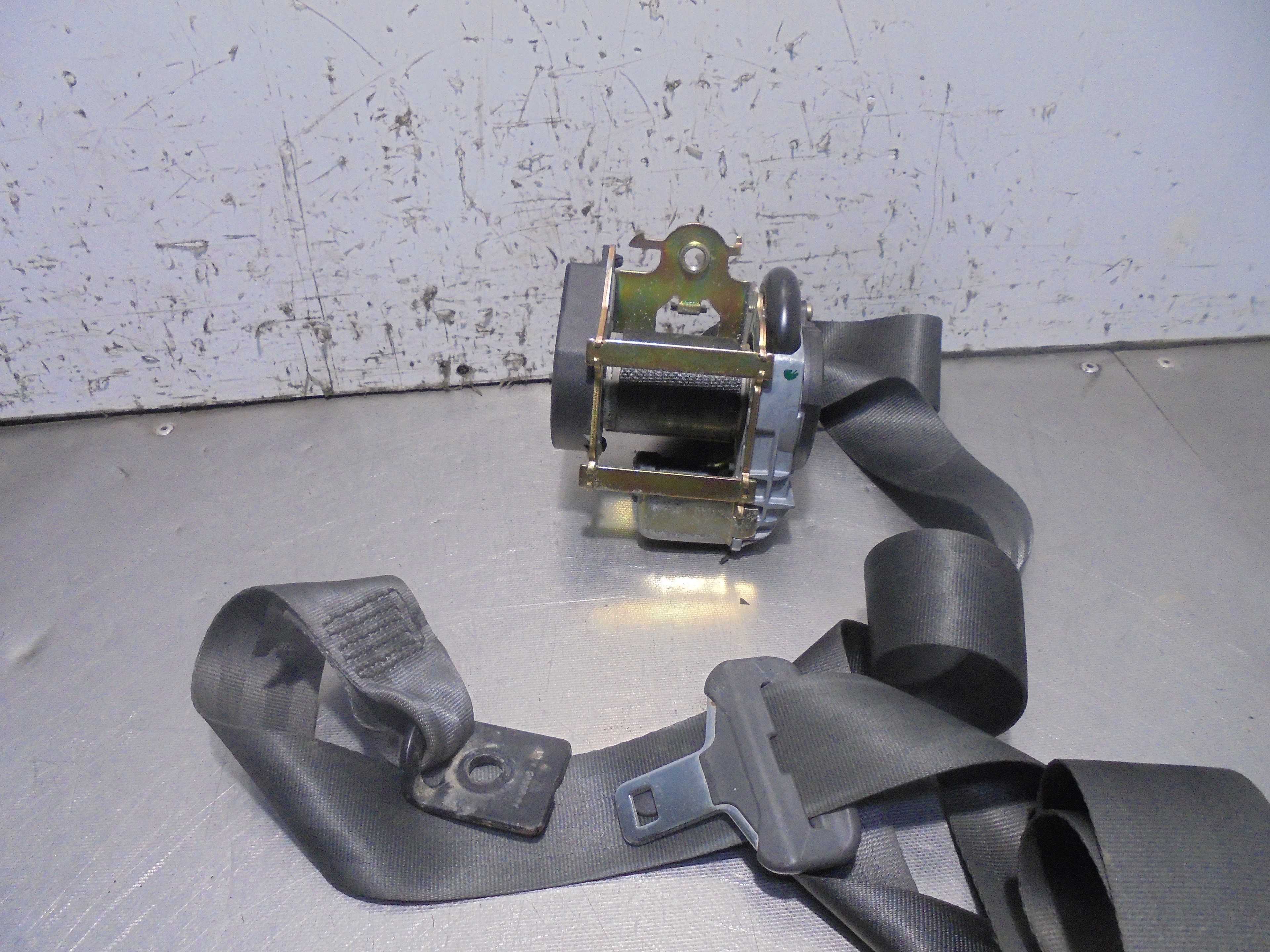 Recambio de cinturon seguridad trasero izquierdo para renault megane ii coupe/cabrio 1.6 16v referencia OEM IAM 8200077387  