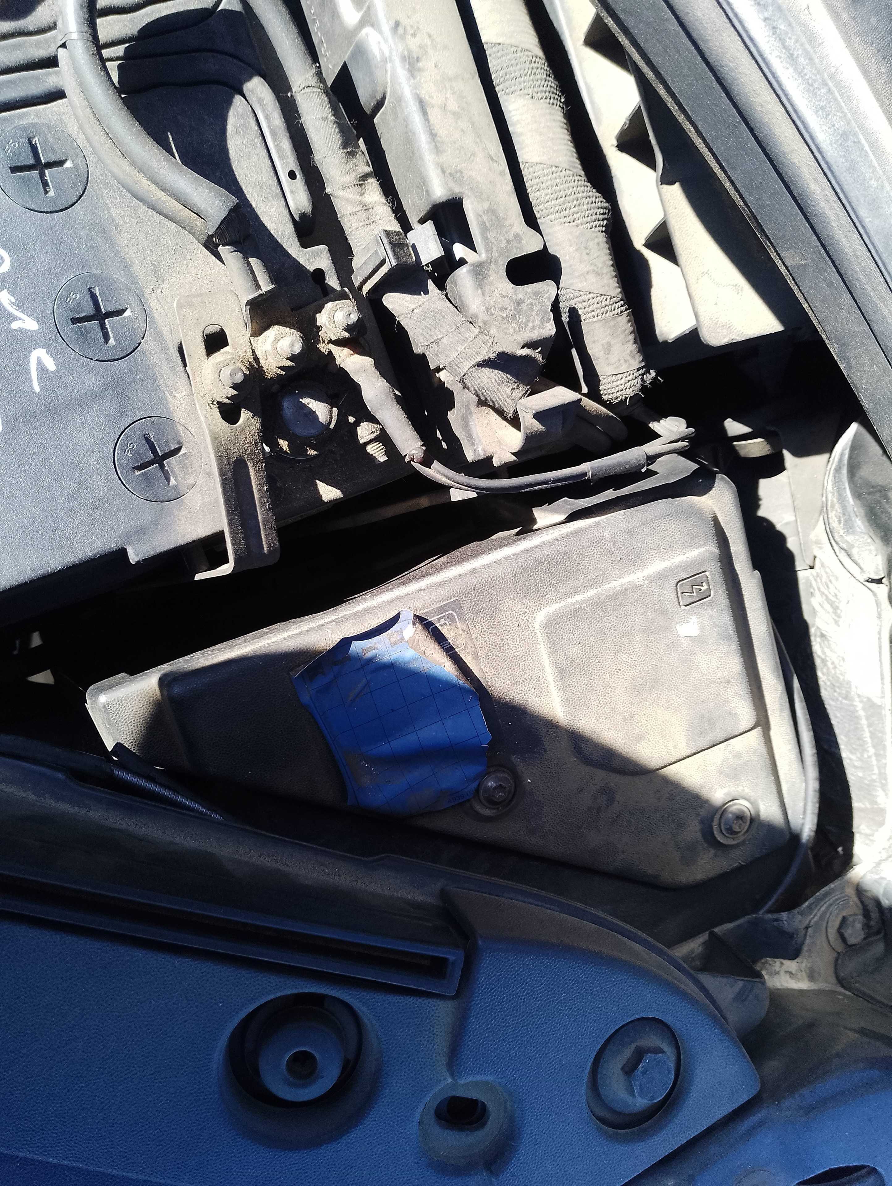 Recambio de caja reles / fusibles para renault scenic ii authentique referencia OEM IAM   