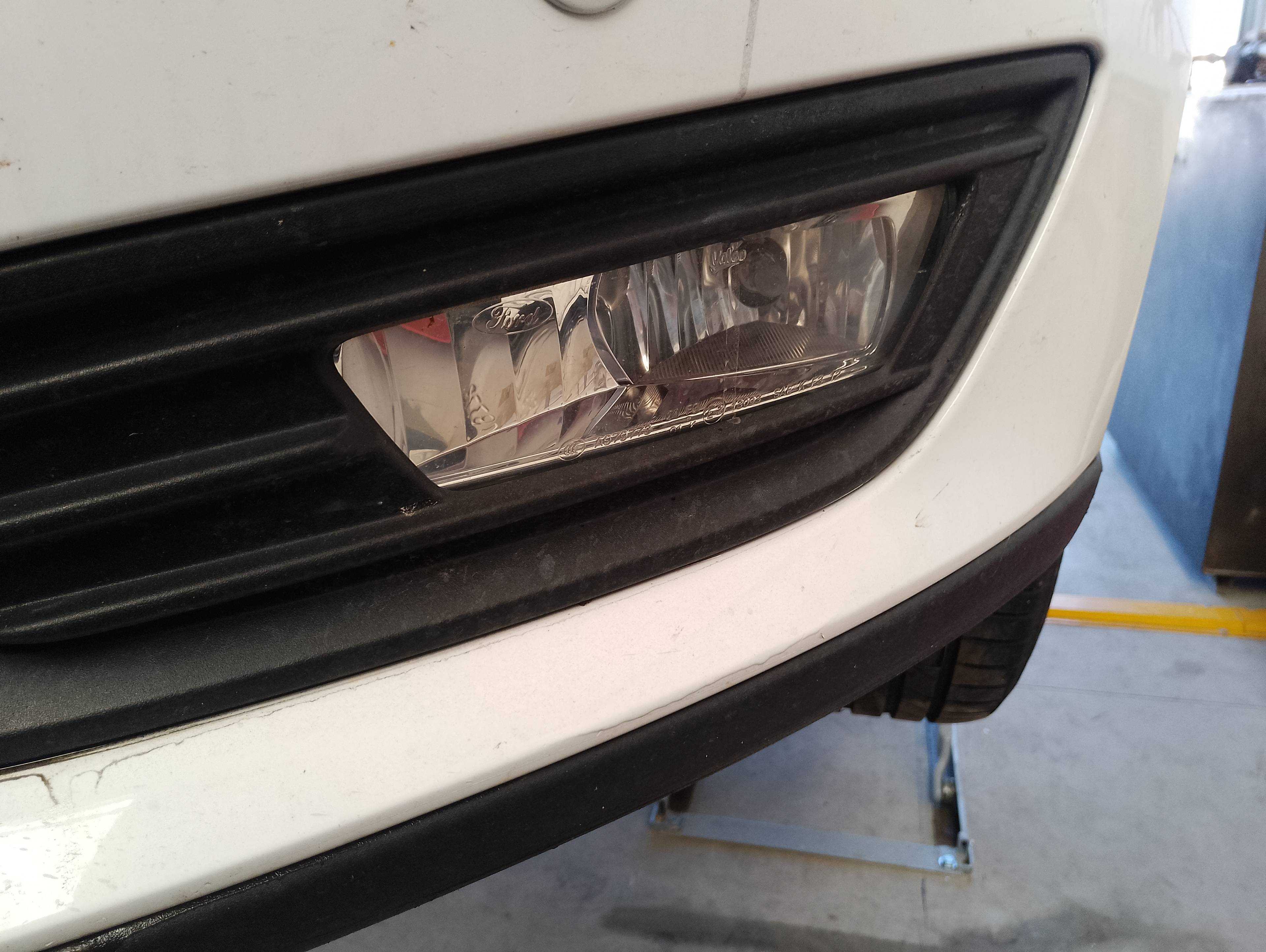 Recambio de faro antiniebla izquierdo para ford focus lim. black&red referencia OEM IAM   