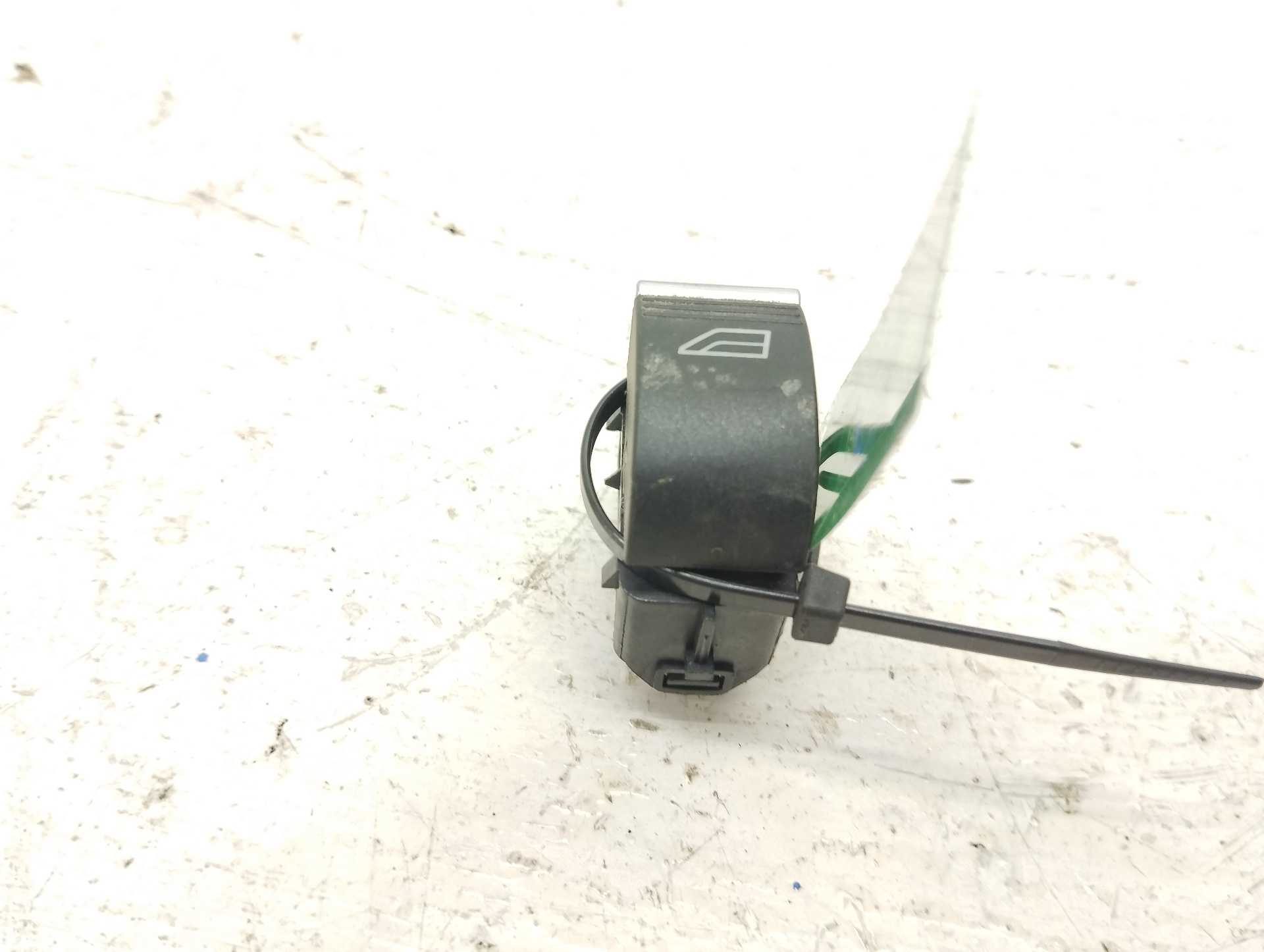 Recambio de mando elevalunas trasero izquierdo para ford focus lim. (cb8) sport referencia OEM IAM F1ET14529AA  