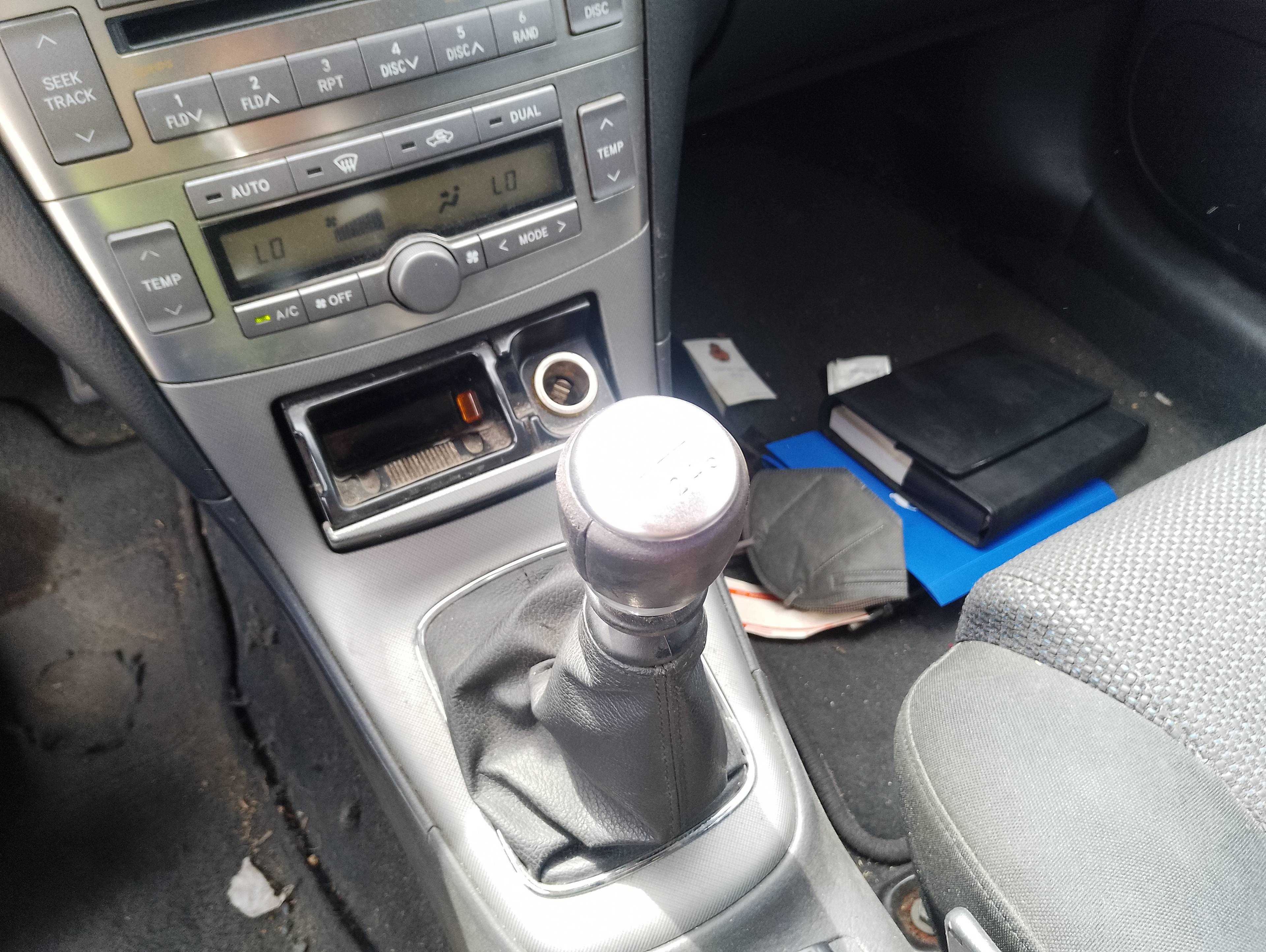 Recambio de palanca cambio para toyota avensis berlina (t25) 2.0 d4-d executive berlina (5-ptas.) referencia OEM IAM   