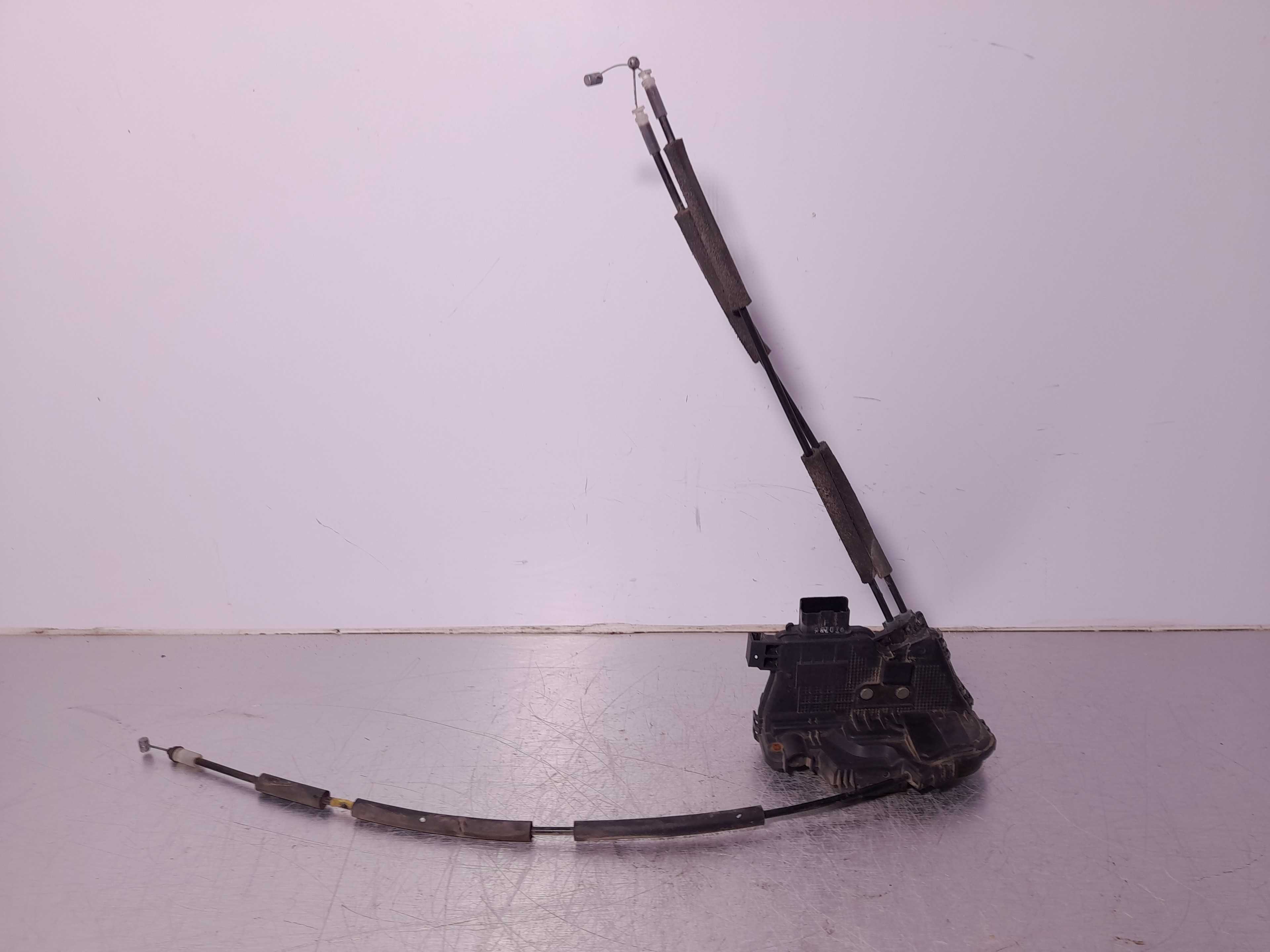 Recambio de cerradura puerta trasera derecha para kia soul 1.6 cat referencia OEM IAM   