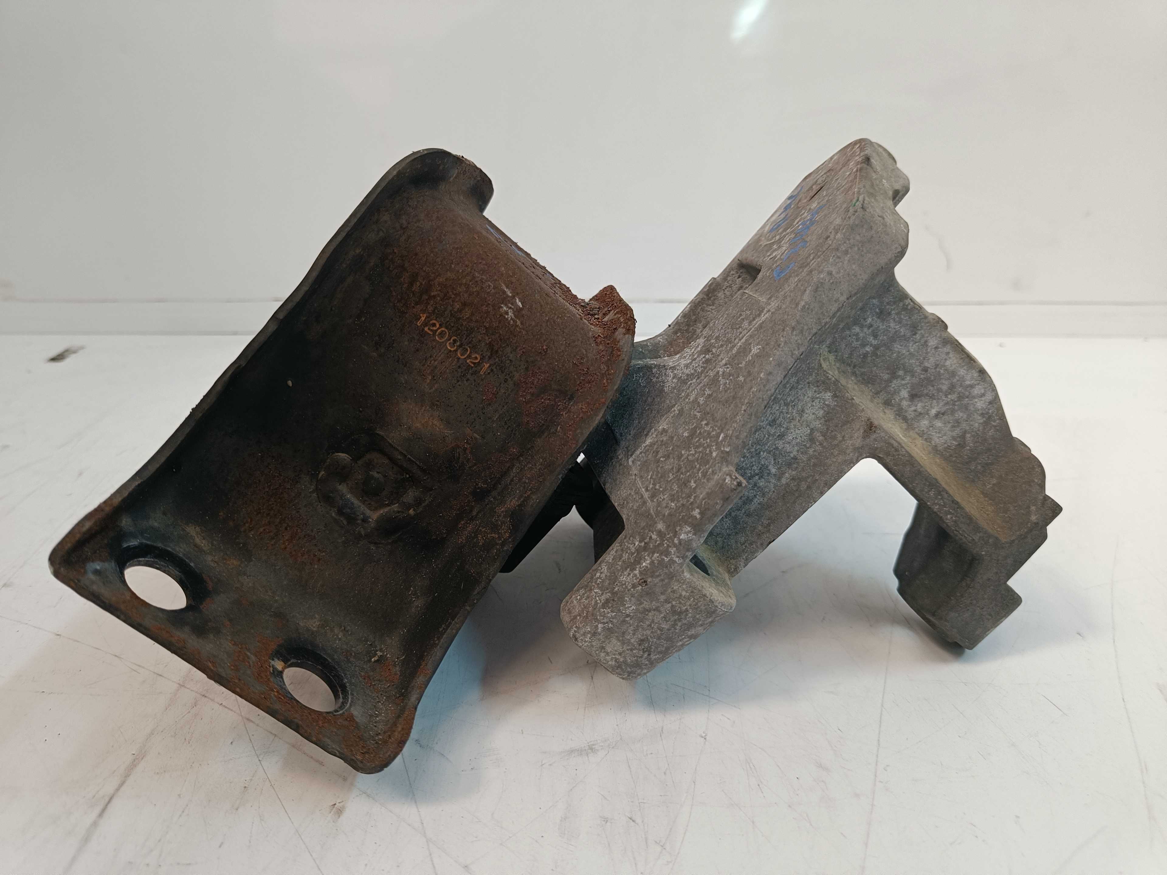 Recambio de soporte cambio para nissan juke (f15) 1.5 turbodiesel cat referencia OEM IAM 11220ED50A  