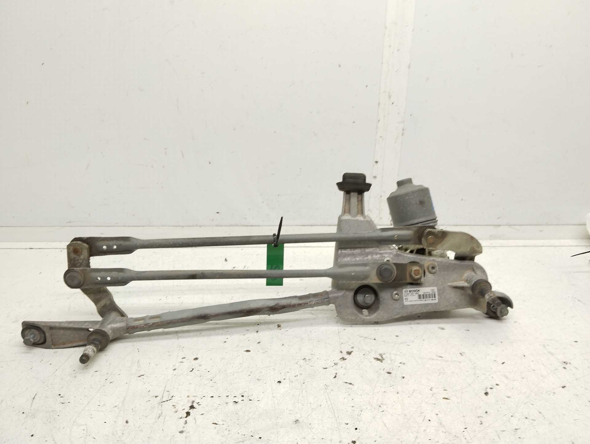 Recambio de motor limpia delantero para peugeot 308 active referencia OEM IAM 9677216880 3397021582 BOSCH.